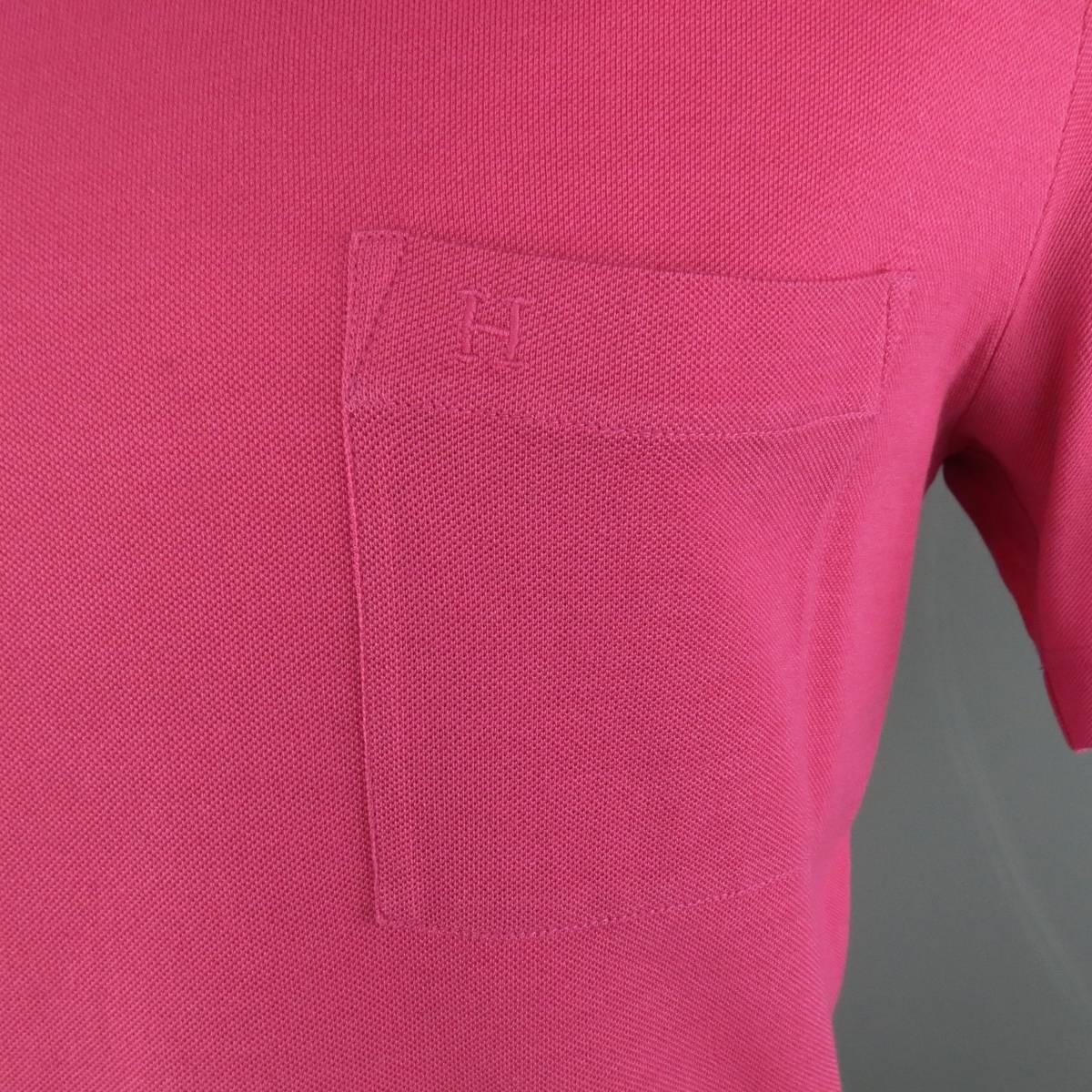 HERMES Size XL Pink Pique Ebroidered Emblem Ras du Cou Pocket T-shirt In Excellent Condition In San Francisco, CA