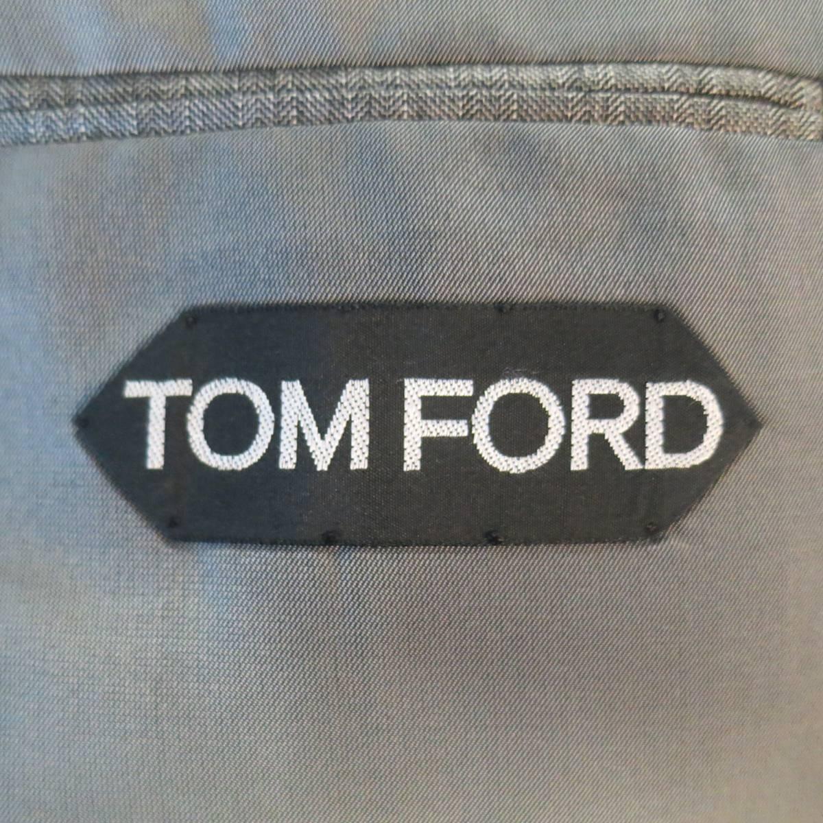 Tom Ford Men's Grey Herringbone Wool 2 Button Suit   In Excellent Condition In San Francisco, CA