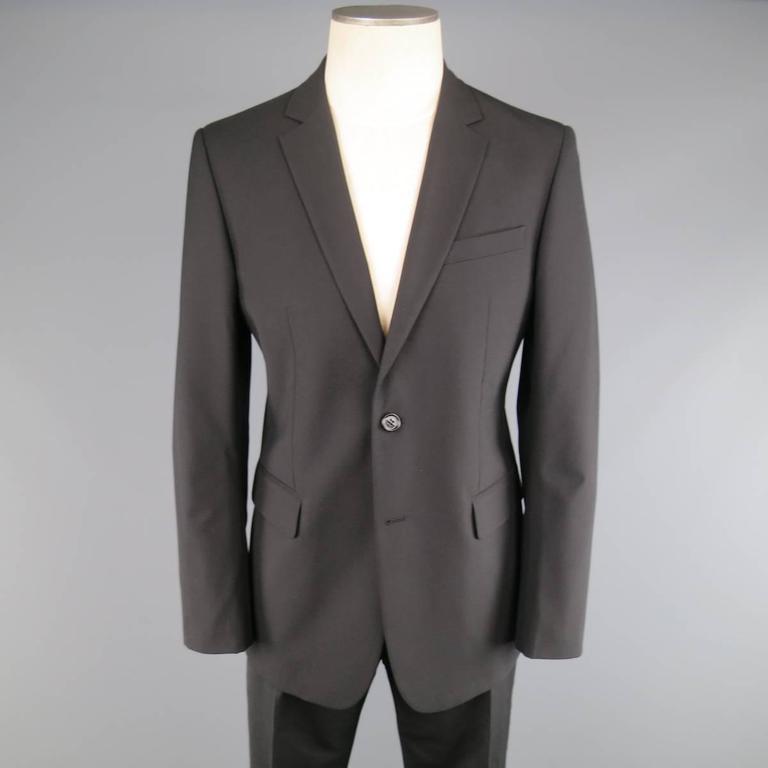 Men’s Suit Slim Fit One Button 3-Piece Suit Blazer Dress Business Wedding Party Jacket Vest & Pants Finding men's suits that fit. Fit should always be a major consideration when purchasing men's suits. Slim-cut suits conform to your body to create a unique fit that matches your size and shape.