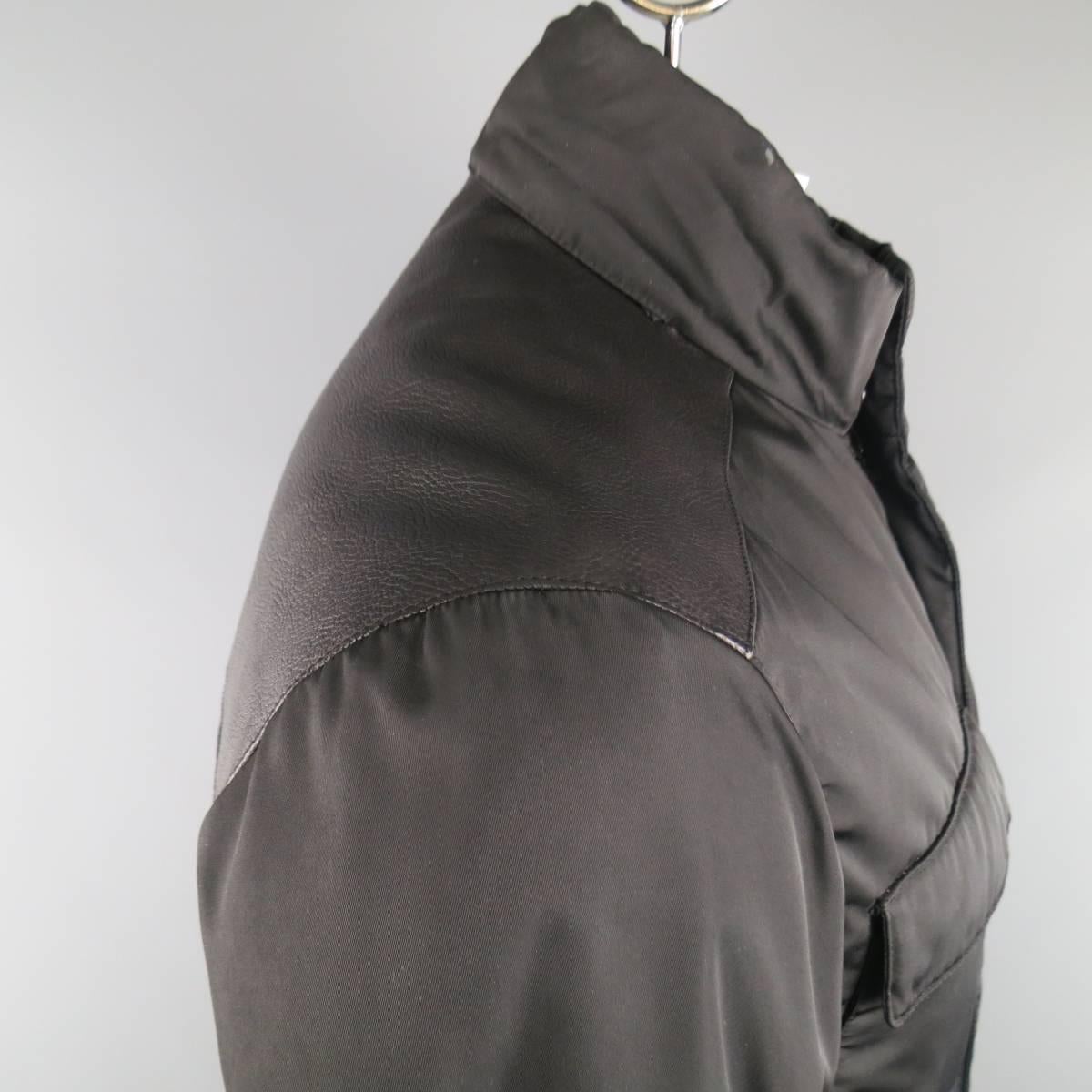 Men's PRADA 40 Black Patch Pocket Leather Shoulder Military Jacket In Good Condition In San Francisco, CA