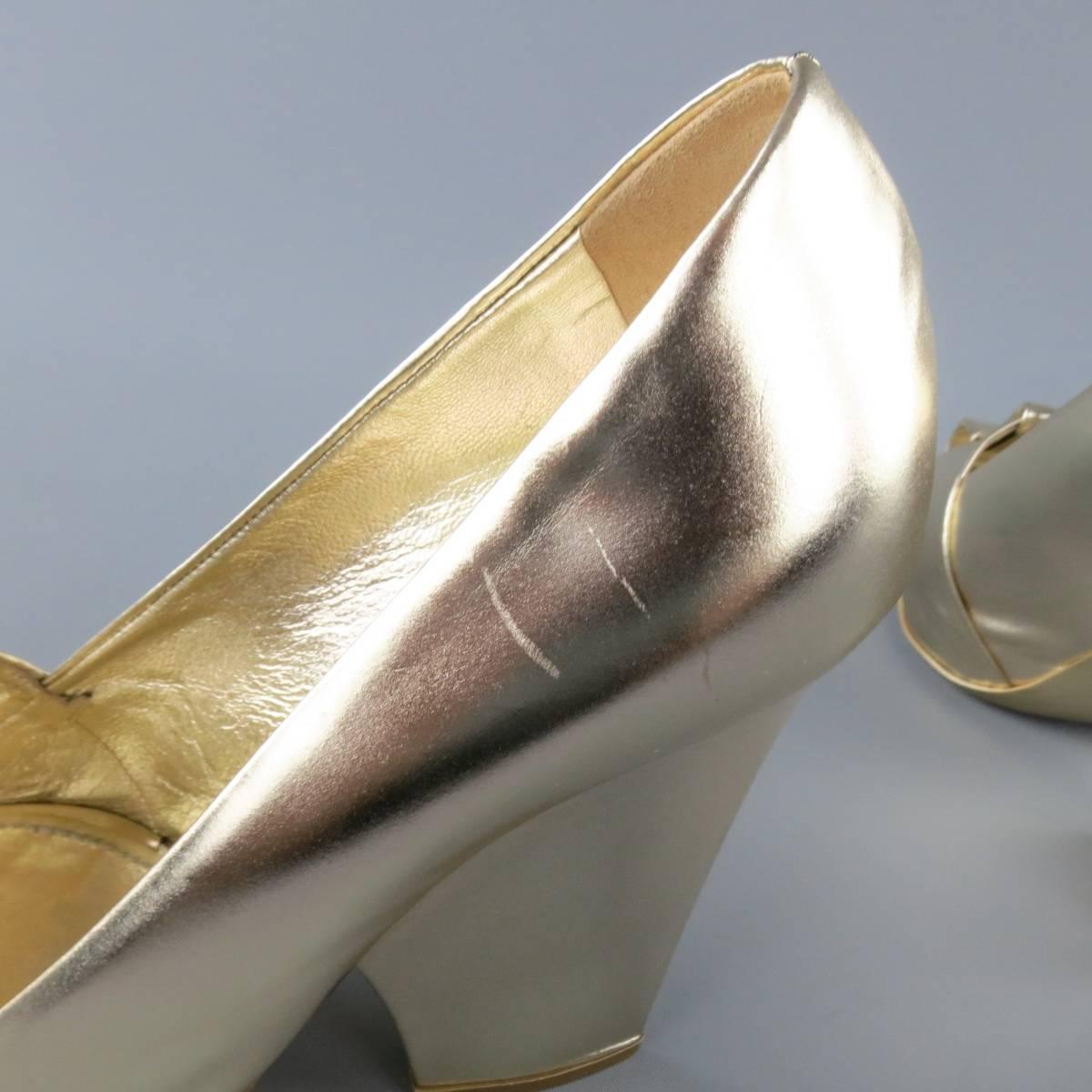 Women's YVES SAINT LAURENT Size 7.5 Metallic Gold Leather Cutout Thick Heel Pumps