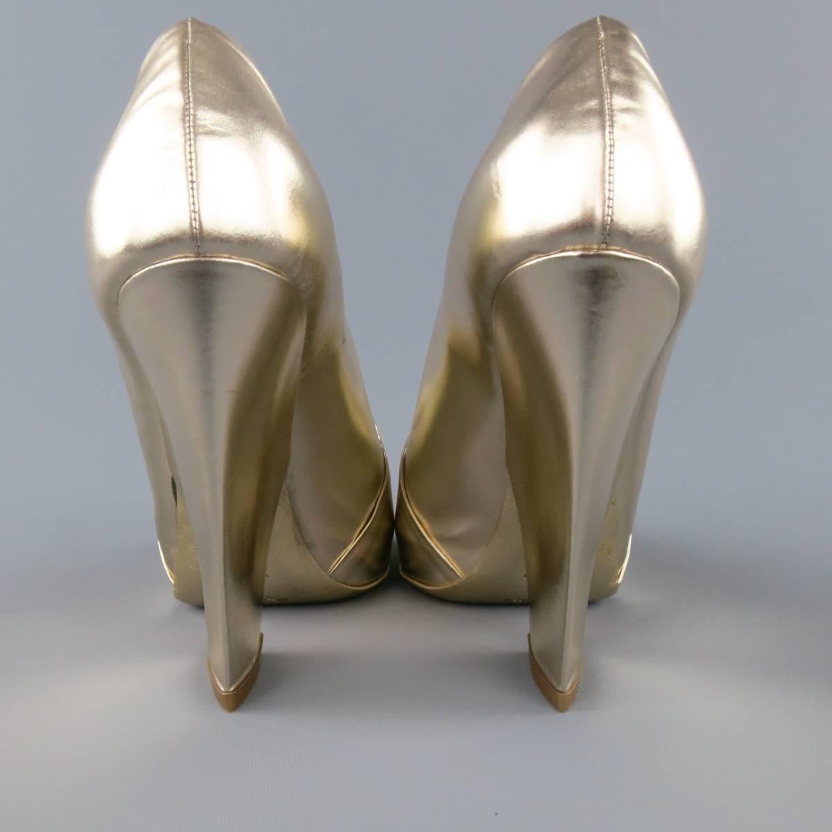YVES SAINT LAURENT Size 7.5 Metallic Gold Leather Cutout Thick Heel Pumps In Excellent Condition In San Francisco, CA