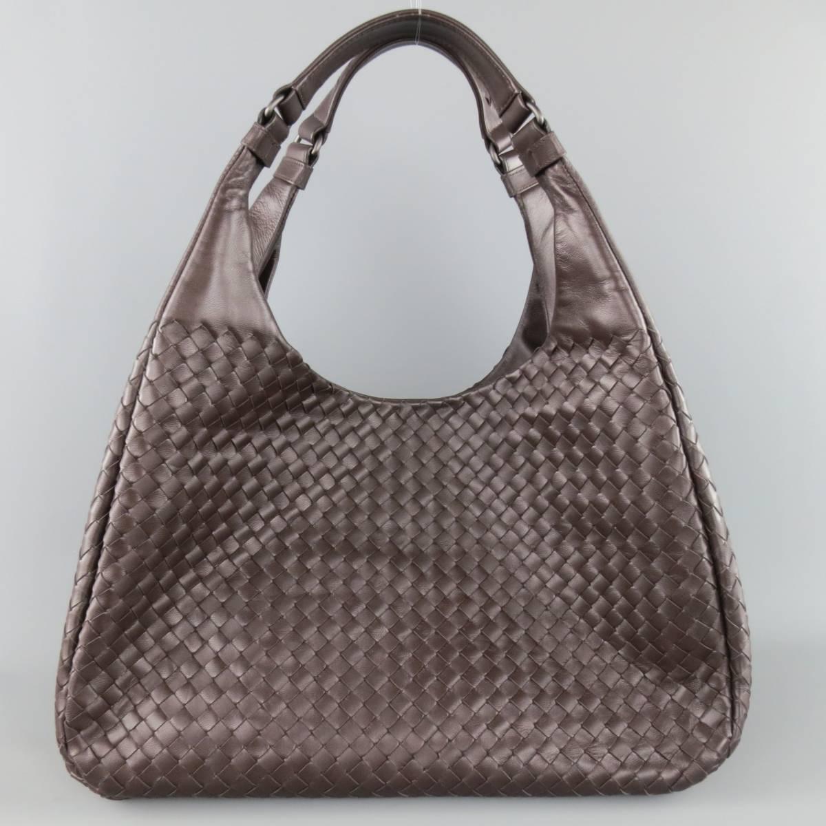 BOTTEGA VENETA Brown Woven Intrecciato Leather Campana Hobo Bag In Excellent Condition In San Francisco, CA