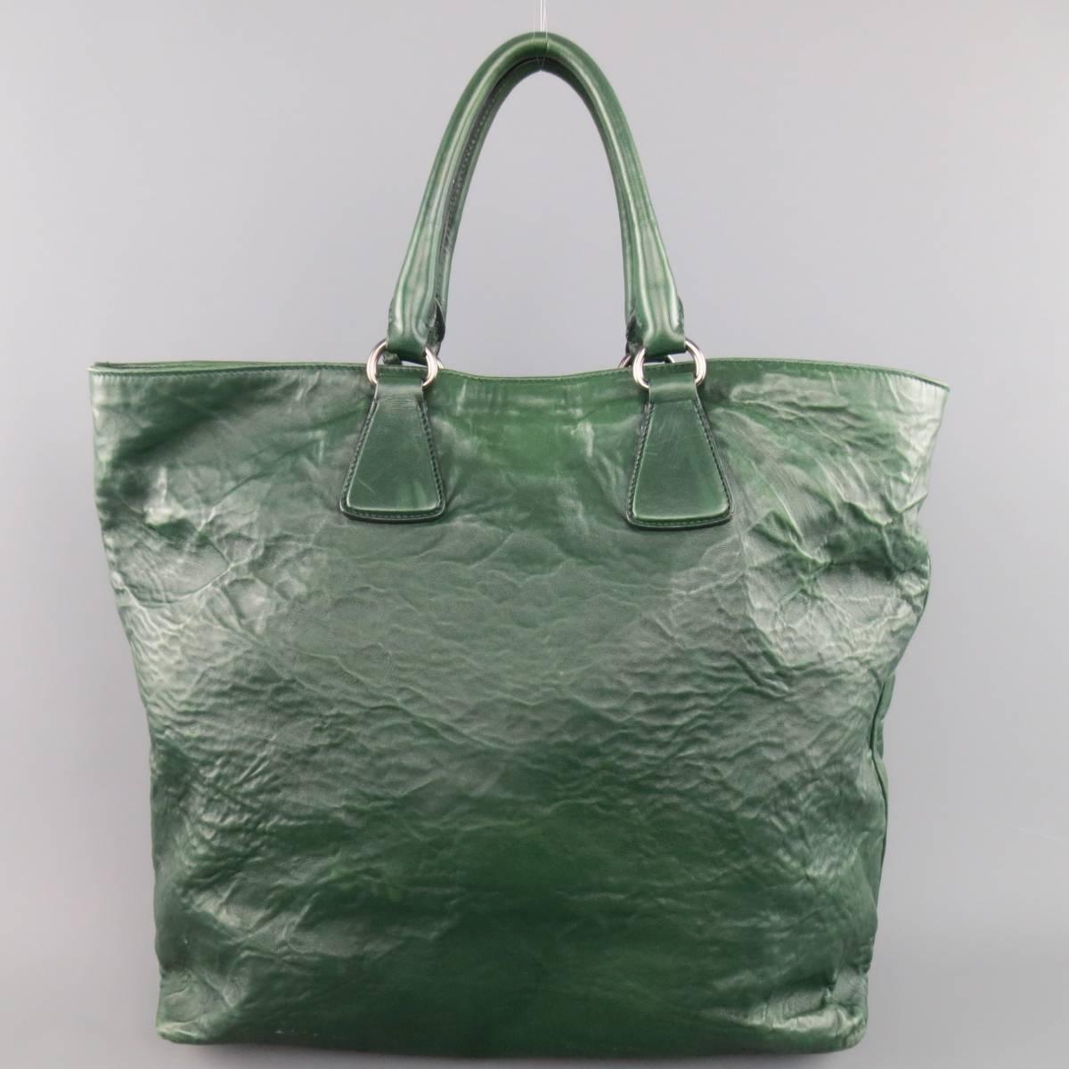 PRADA Green Textured Leather Tote Handbag In Good Condition In San Francisco, CA