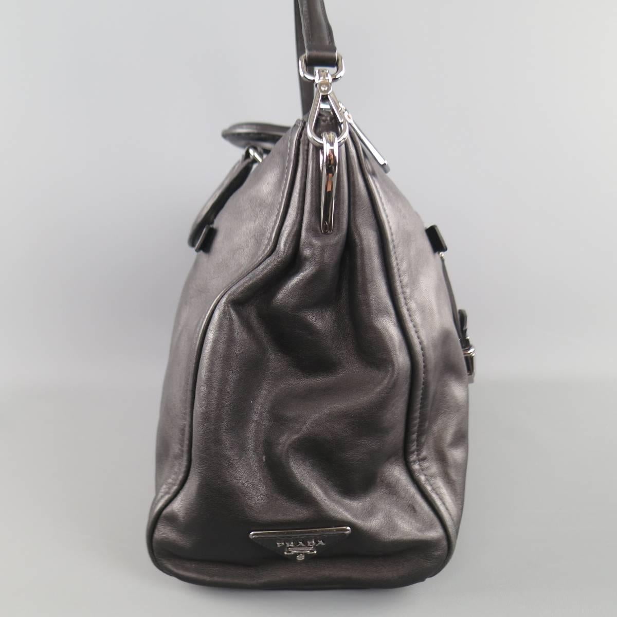 PRADA Black Leather Snap Zipper Shoulder Handbag In Good Condition In San Francisco, CA