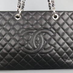 CHANEL Schwarzes gestepptes Kaviarleder Silberkette GRAND SHOPPER Tote Handtasche