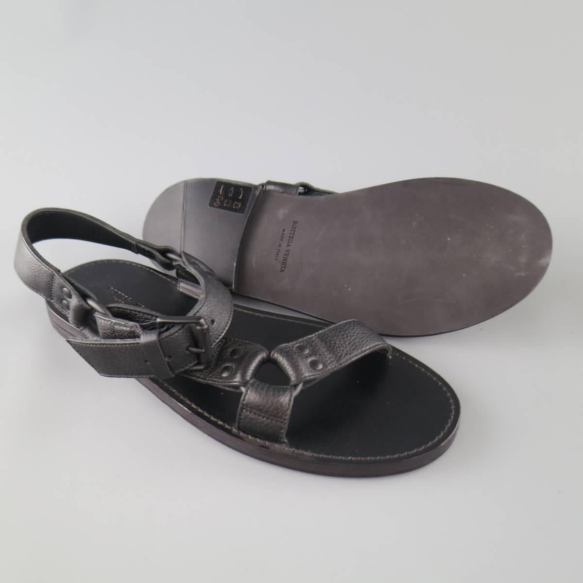 BOTTEGA VENETA sandals feature black textured leather straps, black hardware, and an ankle harness. Made in Italy.
 
Excellent Pre-Owned Condition.
Marked: 42


Web ID: 83154 