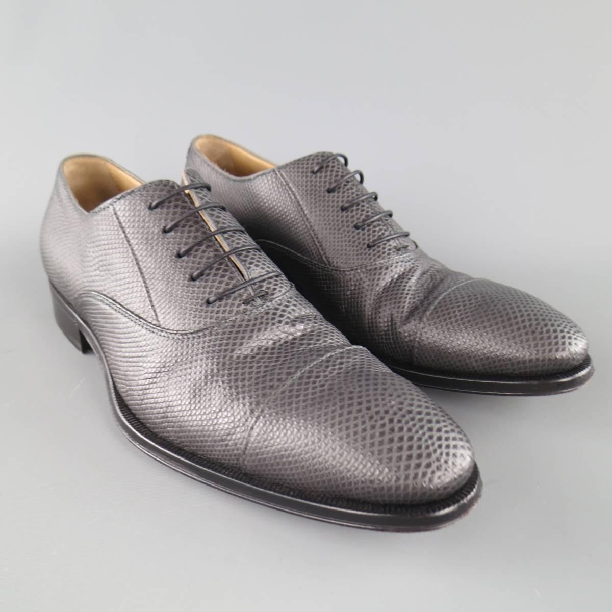 GIORGIO ARMANI dress shoes come in a dark gray karung textured leather an d feature a pointed cap toe and black sole. With box. Made in Italy.
 
Excellent Pre-Owned Condition.
Marked: 42.5


Web ID: 82182 
