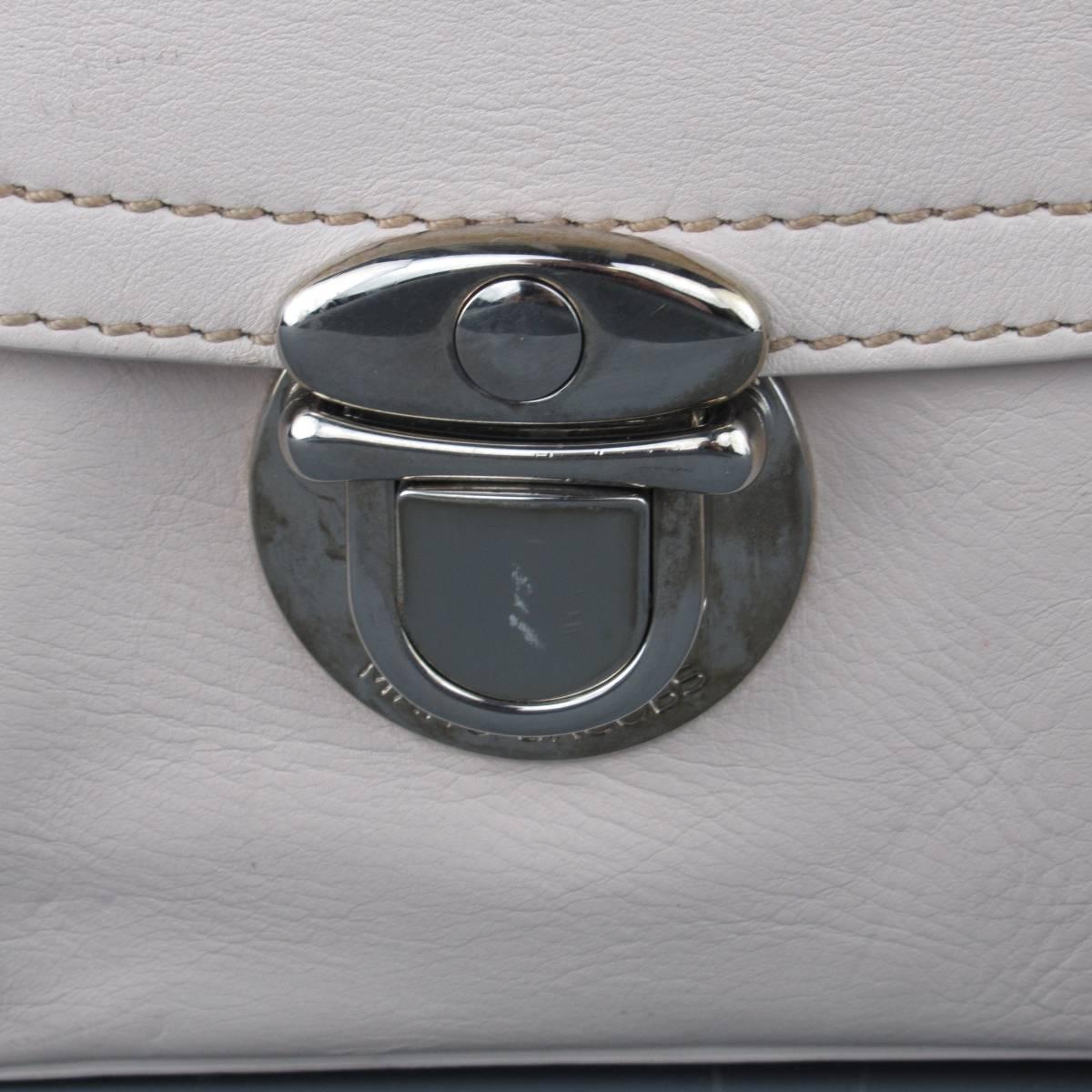 MARC JACOBS Cream Beige Leather 2 Pocket Top Handles VENETA Handbag In Good Condition In San Francisco, CA