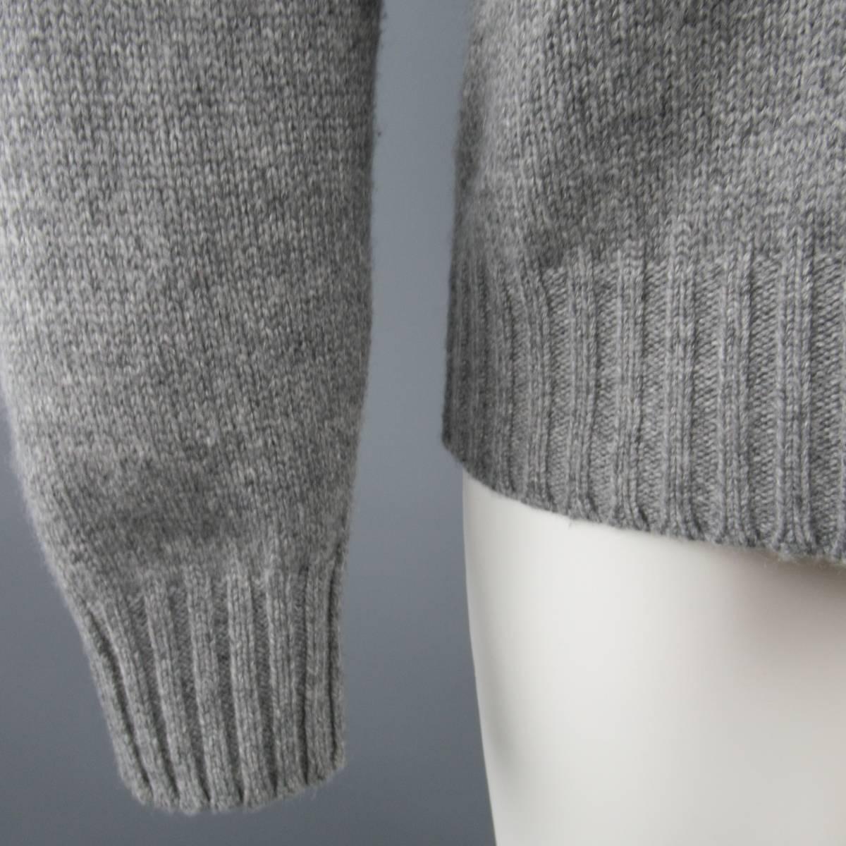 Men's BRUNELLO CUCINELLI Size XS Grey Knitted Cashmere V Neck Sweater In Good Condition In San Francisco, CA