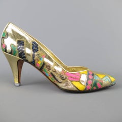 1980s GIANNI VERSACE 8 Gold Metallic VOGUE Print Leather Pumps