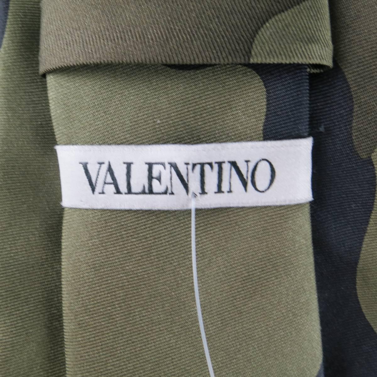 VALENTINO dress tie comes in large scale camouflage print with hues of olive gre In Good Condition In San Francisco, CA