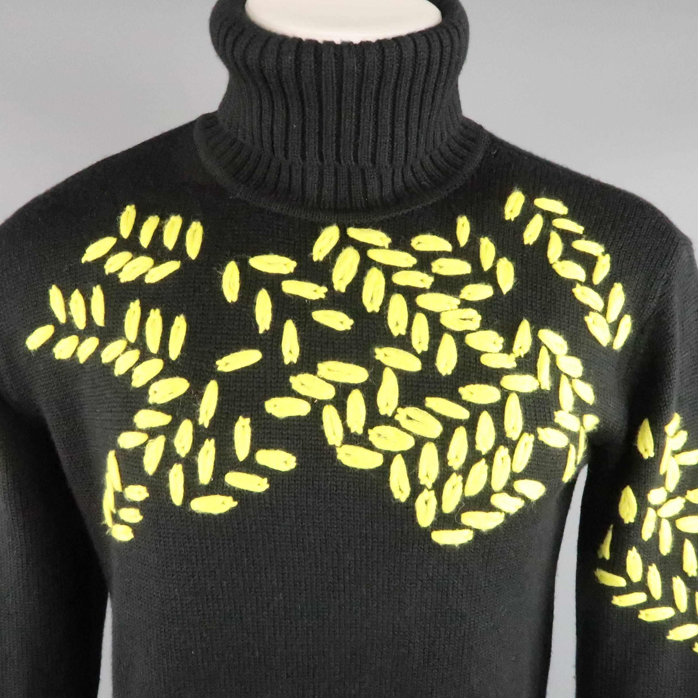EMPORIO ARMANI EA7 turtleneck sweater comes in a wool blend knit and features a bright yellow embroidered pattern along the chest.
 
Excellent Pre-Owned Condition.
Marked: S
 
Measurements:
 
Shoulder: 1 in.
Chest: 44 in.
Sleeve: 26 in.
Length: 25