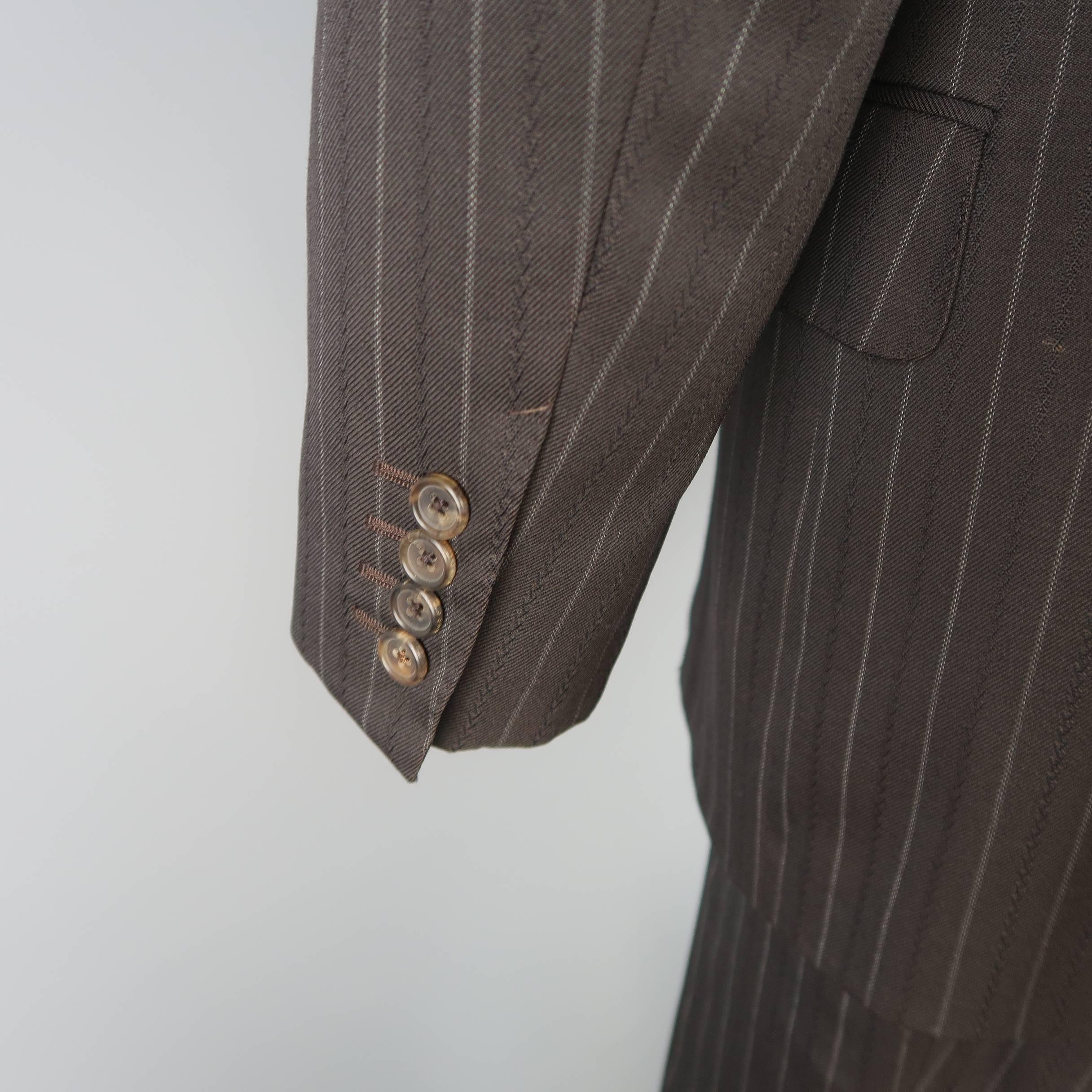 Men's GUCCI 42 Brown Chalk Stripe Wool Notch Lapel 2 pc Suit In Good Condition In San Francisco, CA