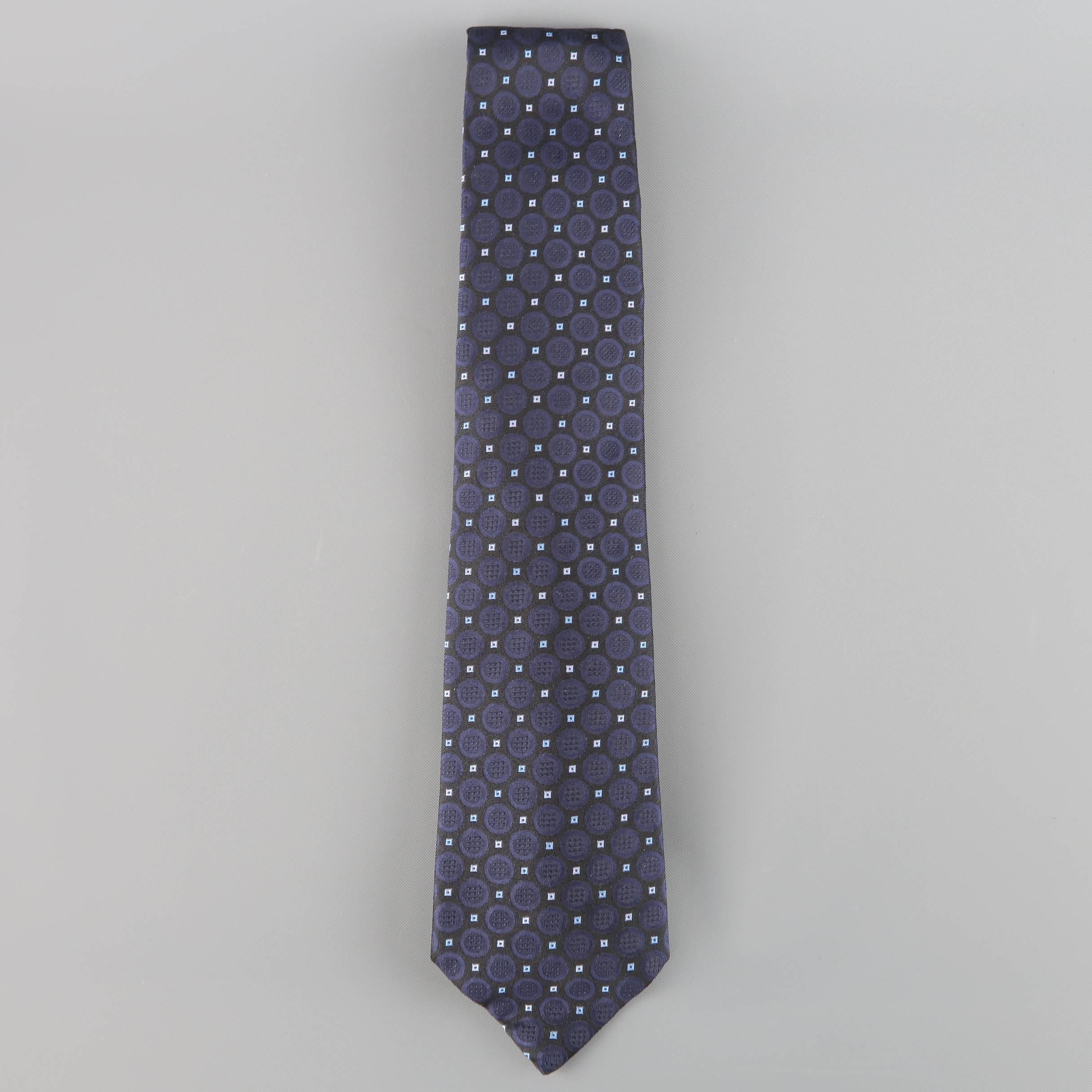 VERSACE tie comes in black silk faille with navy blue spotted pattern throughout.In original box with tag. Made in Italy.
 
Excellent Pre-Owned Condition.
 
Width: 3.25 in.


SKU: 85372