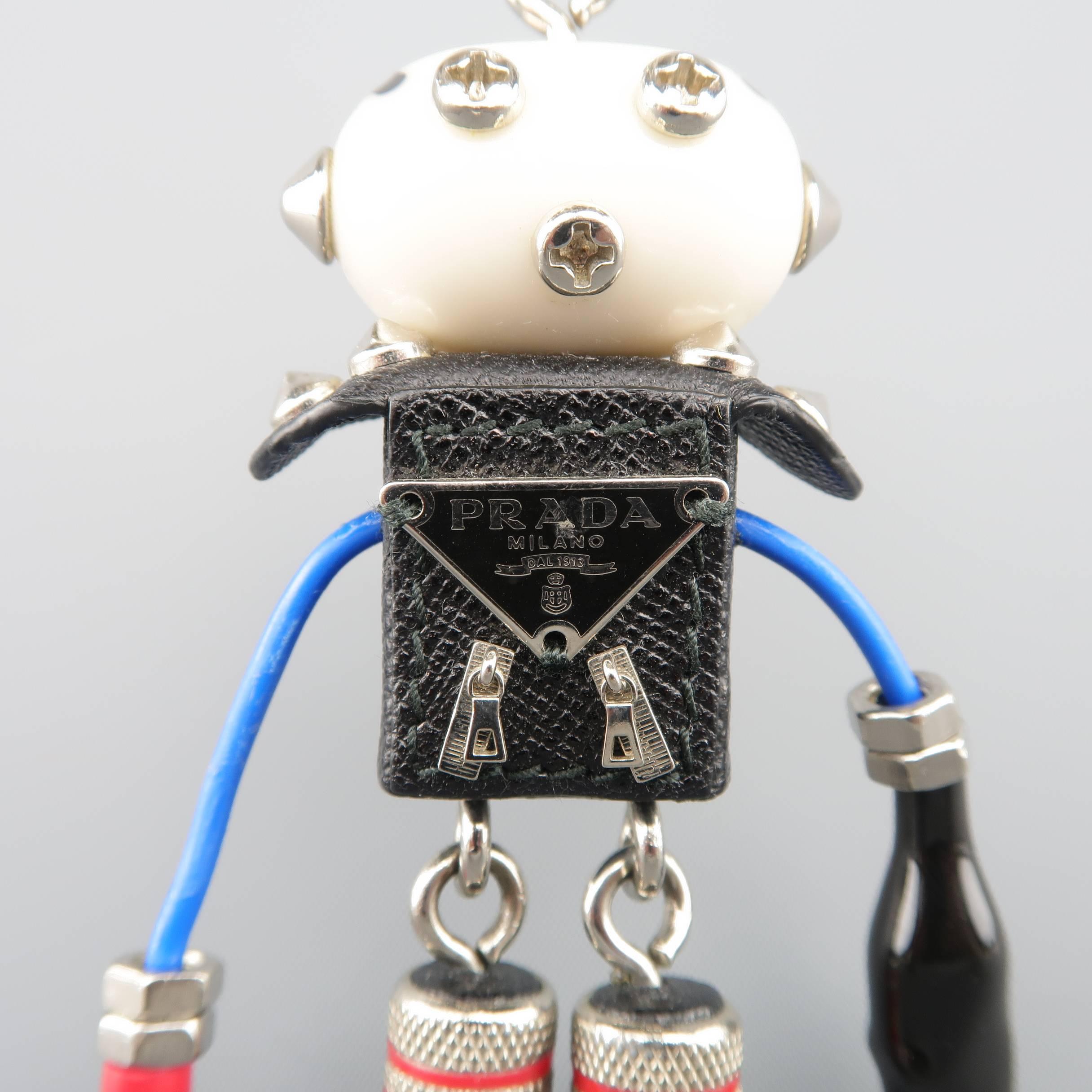 PRADA Noir Rouge & Bleu Matériaux mixtes Plaque émail Sid Robot Porte-clés $285.00 Bon état à San Francisco, CA