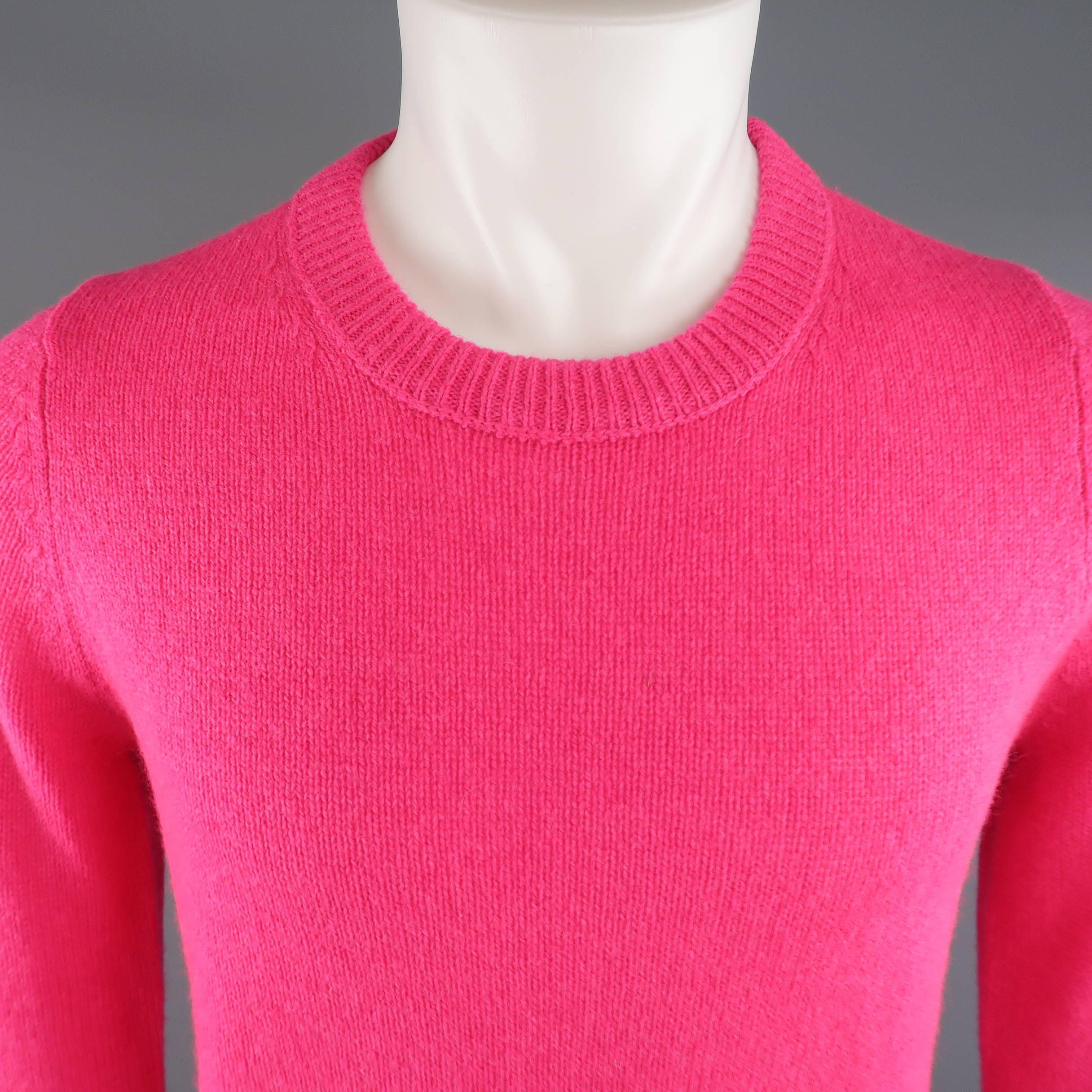 ACNE STUDIOS pullover sweater comes in neon pink wool knit with a ribbed crewneck and seamed shoulders at back.
 
New with Tags.
Marked: M
 
Measurements:
 
Shoulder: 15 in.
Chest: 41 in.
Sleeve: 29 in.
Length: 24.5 in.

SKU: 85501