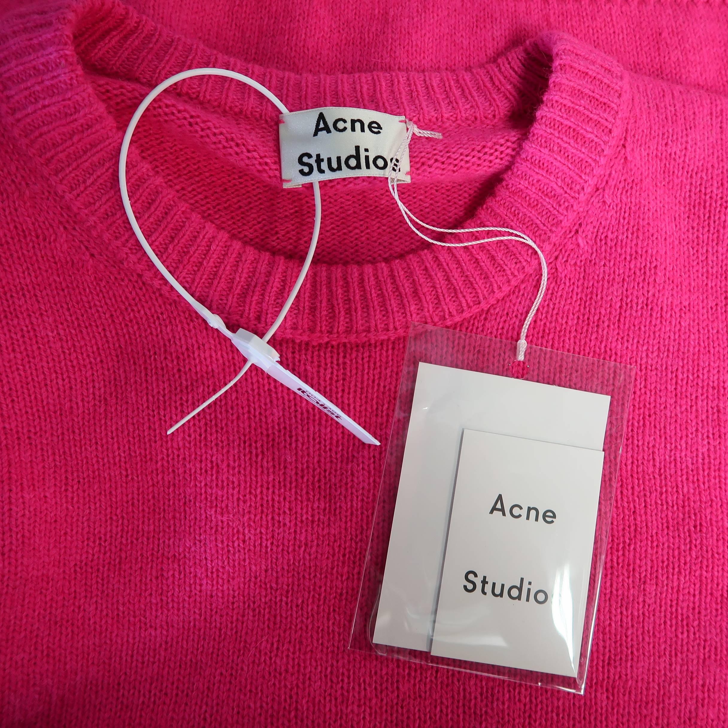 Men's ACNE STUDIOS Size M Neon Pink Wool Knit Crewneck Sweater In New Condition In San Francisco, CA