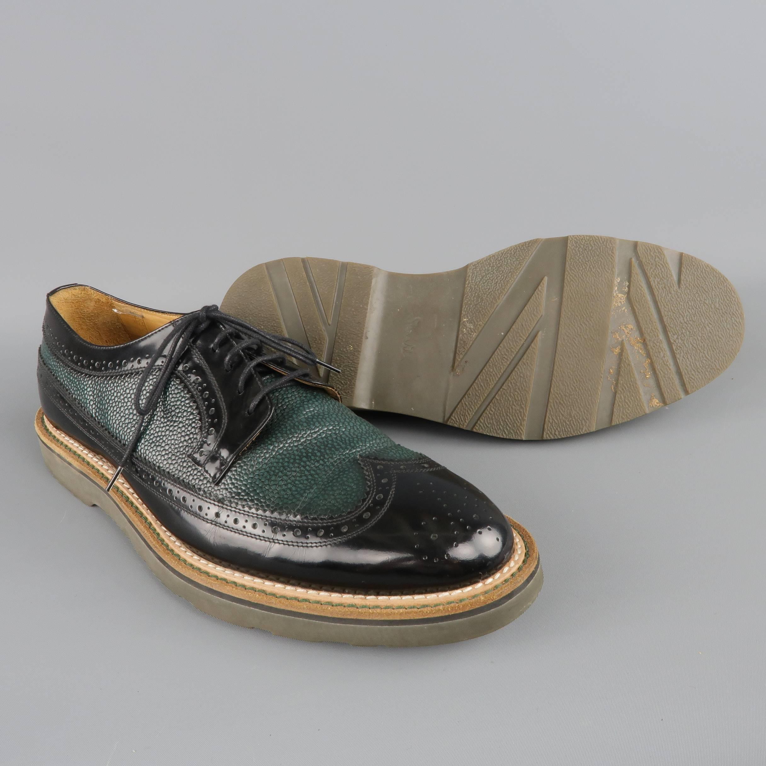 PAUL SMITH Size 10 Green & Black Perforated & Pebbled Leather Wingtip Lace Up In Good Condition In San Francisco, CA