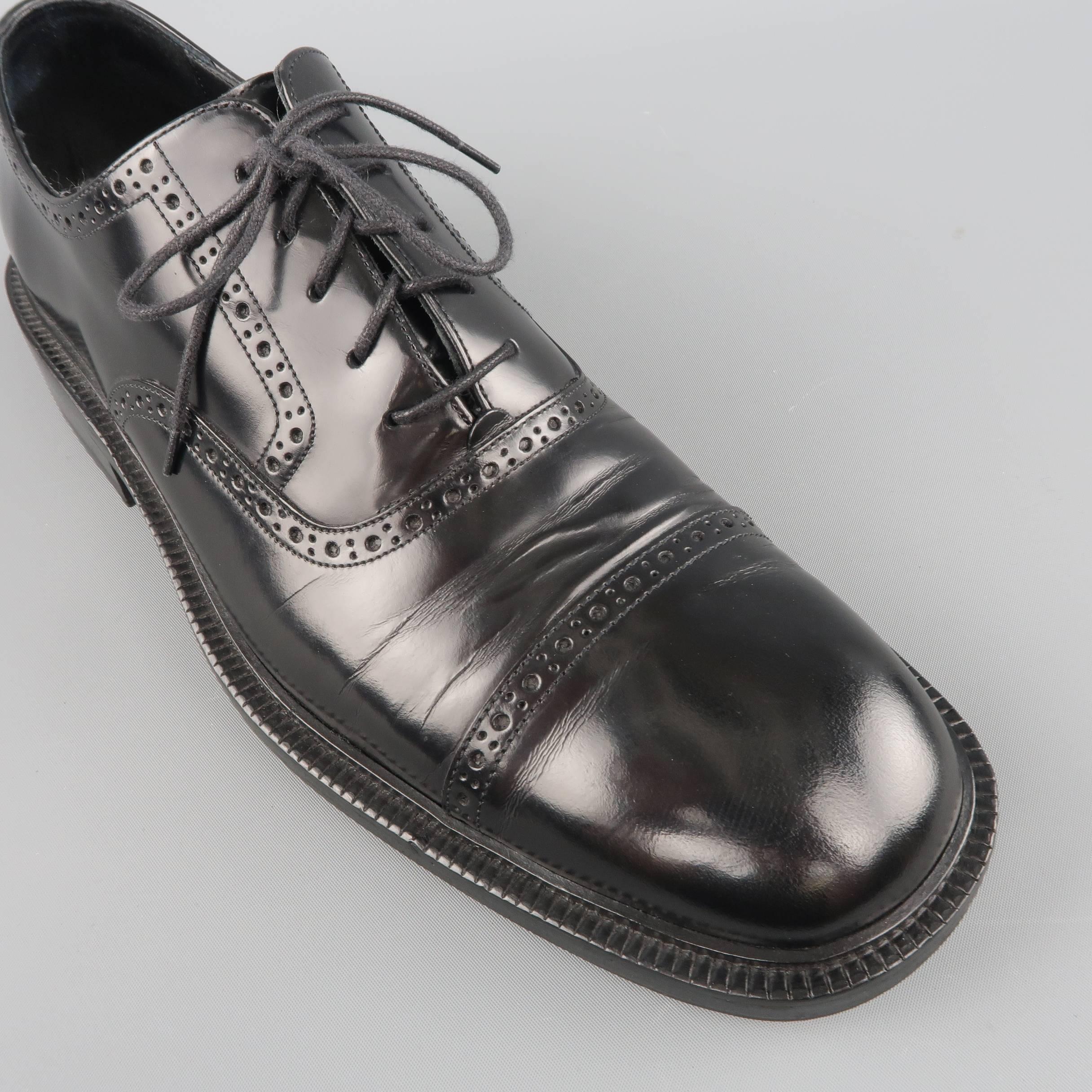 Men's GUCCI Size 9 Black Perforated Leather Square Cap Toe Brogue Lace  In Good Condition In San Francisco, CA