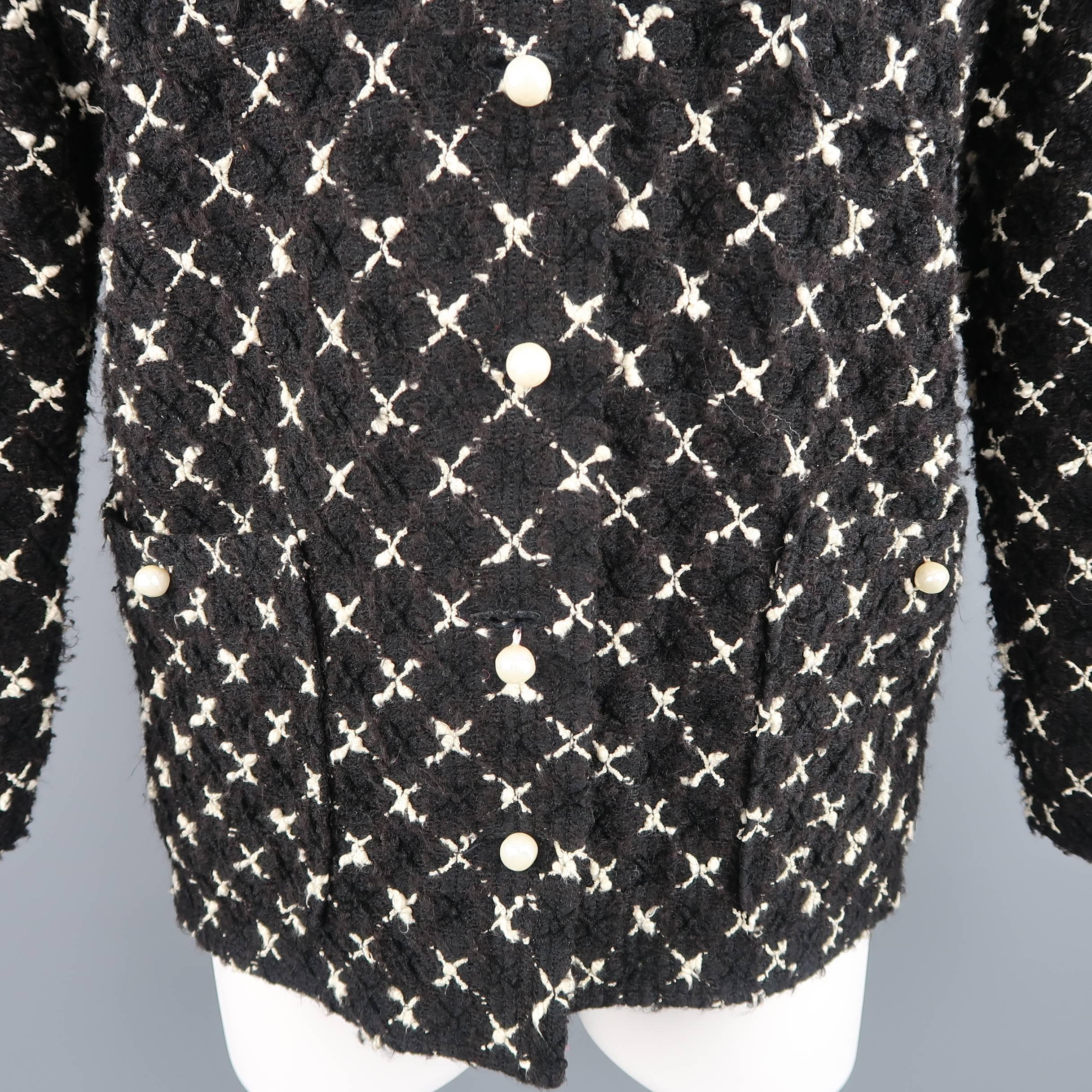 Women's Chanel Vintage Black and White X Print Boucle Pearl Button Collarless Jacket 