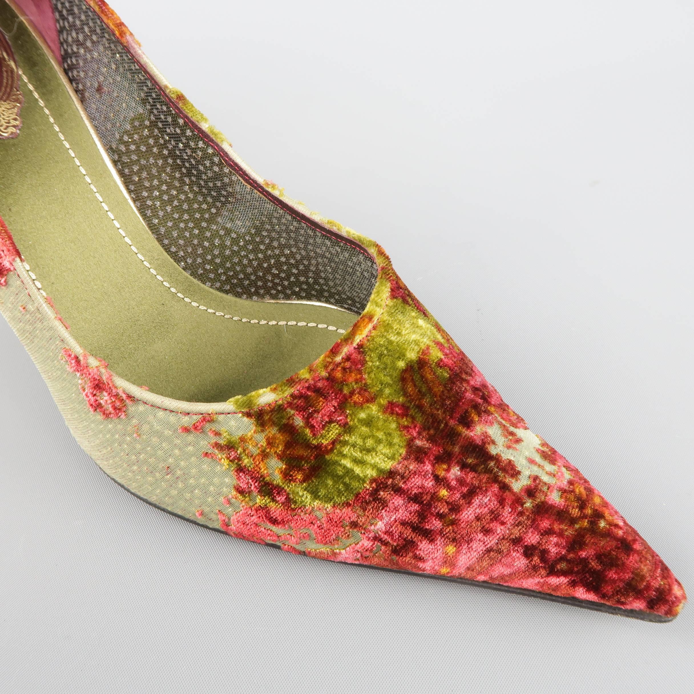 RENE CAOVILLA pumps come in a unique baroque print burnout silk velvet material with hues of burgundy, green, copper, and purple with a pointed toe and iridescent, oil slick purple heel. Made in Italy,
 
Excellent Pre-Owned Condition.
Marked: IT 40
