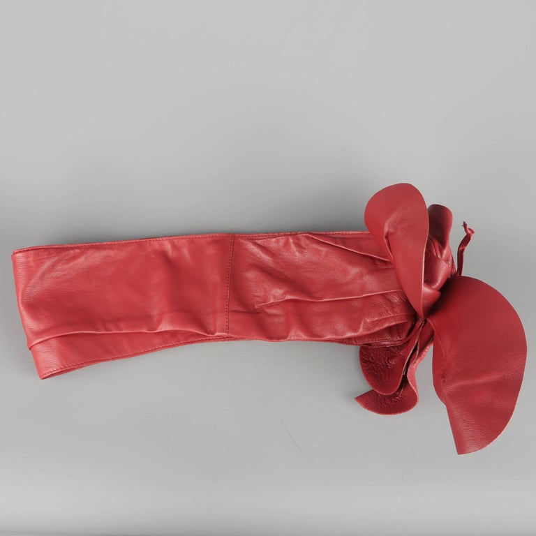 MARC JACOBS S Red Leather Oversized Flower Sash Belt at  display picture 3