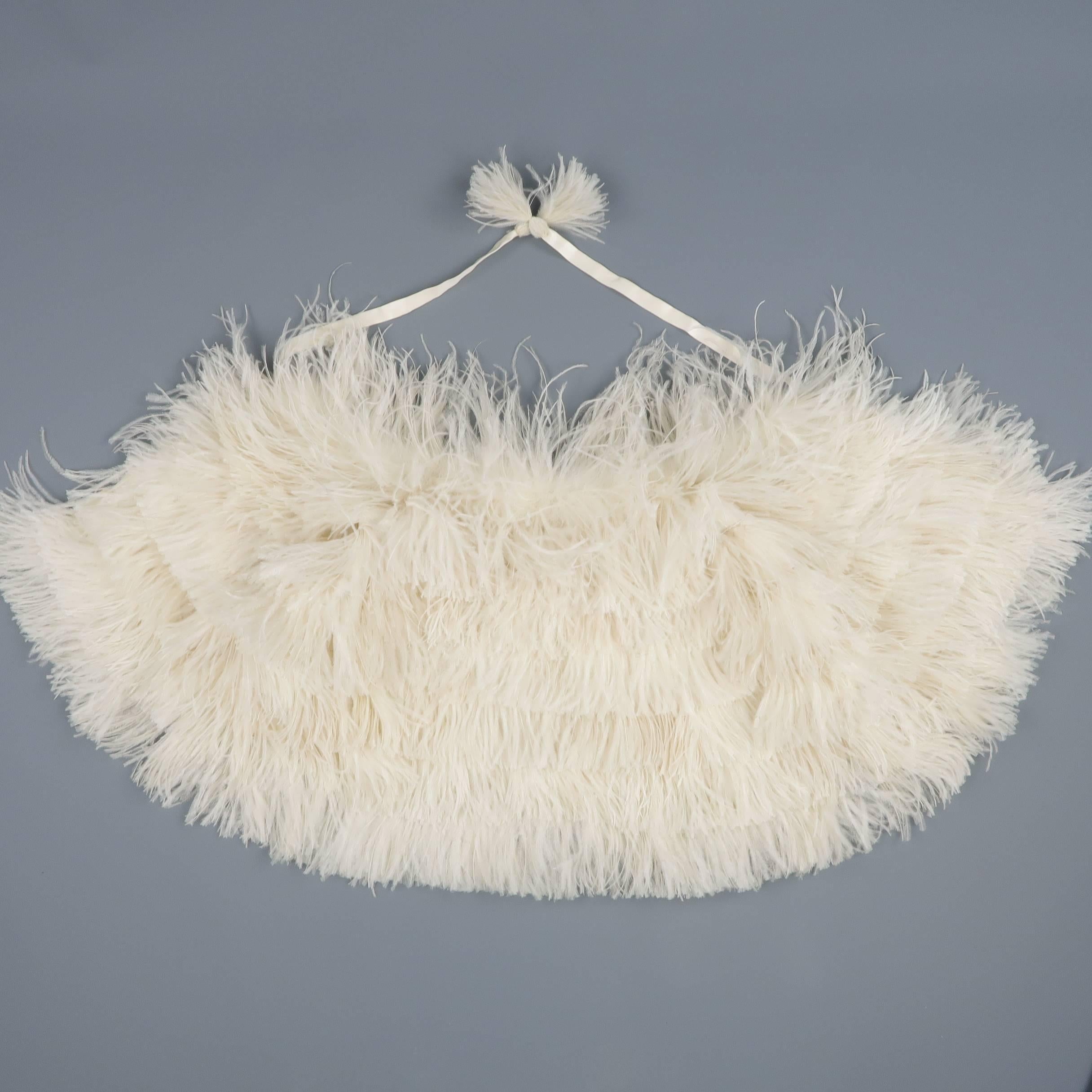 RALPH LAUREN Collection Cream Silk Lined Ostrich Feather Capelet - Retail $2, 995 In Excellent Condition In San Francisco, CA