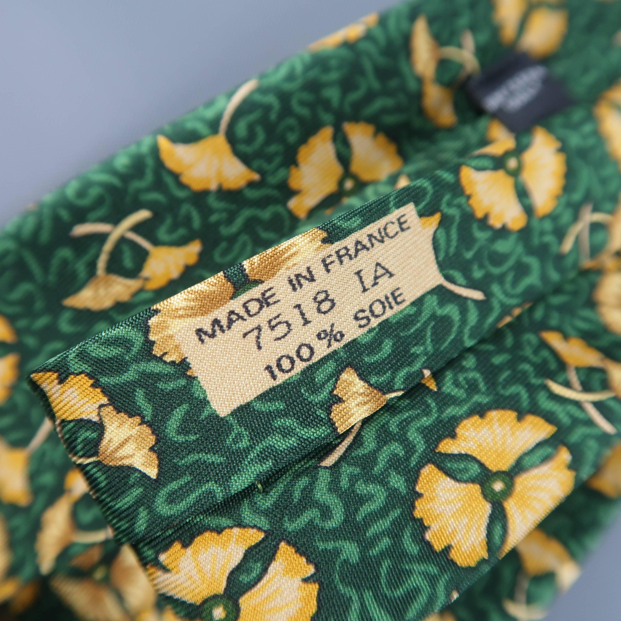 Men's HERMES Green & Gold Floral Leaf Print Silk Tie In Good Condition In San Francisco, CA