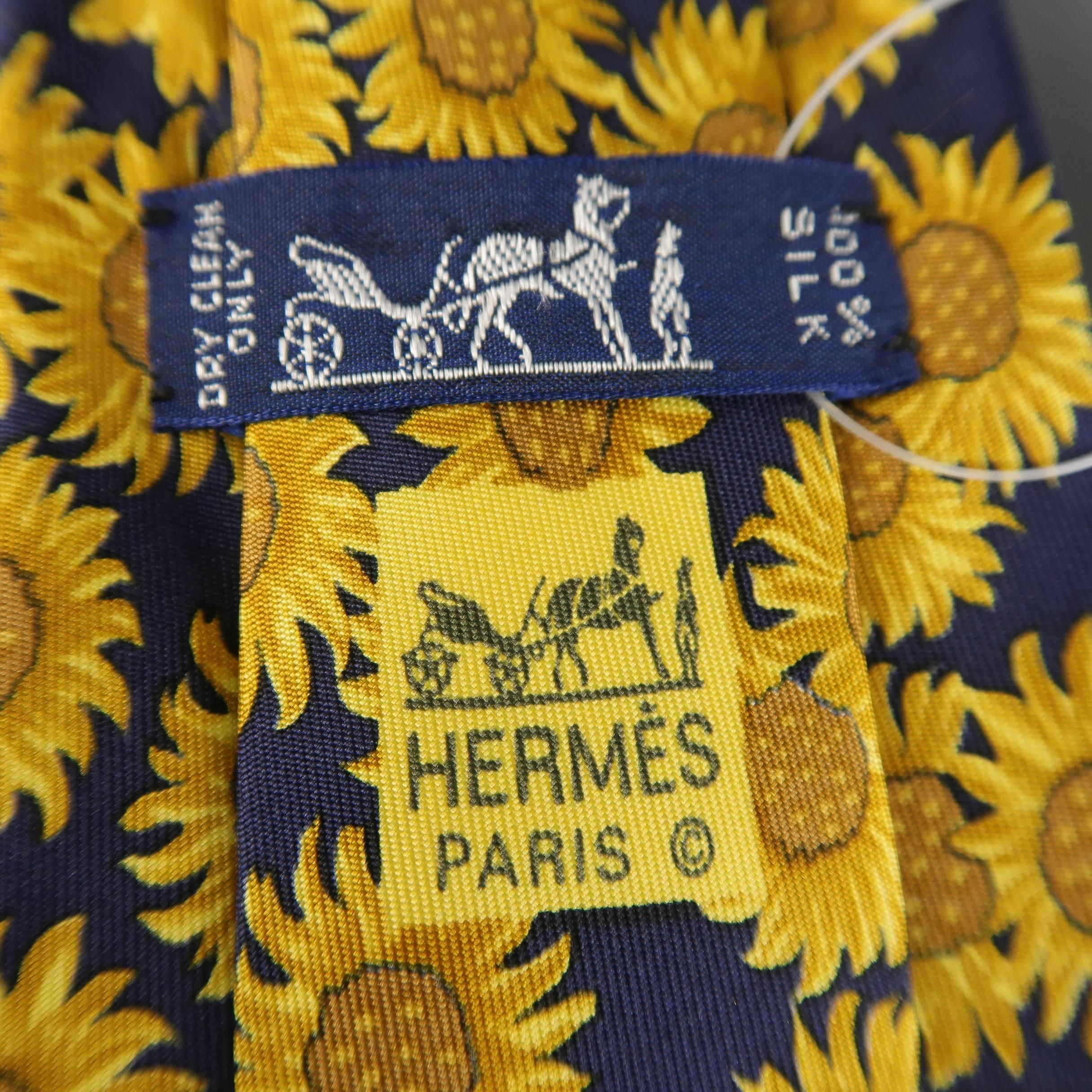 Men's  HERMES Gold & Navy Sunflower Print Silk Tie In Good Condition In San Francisco, CA