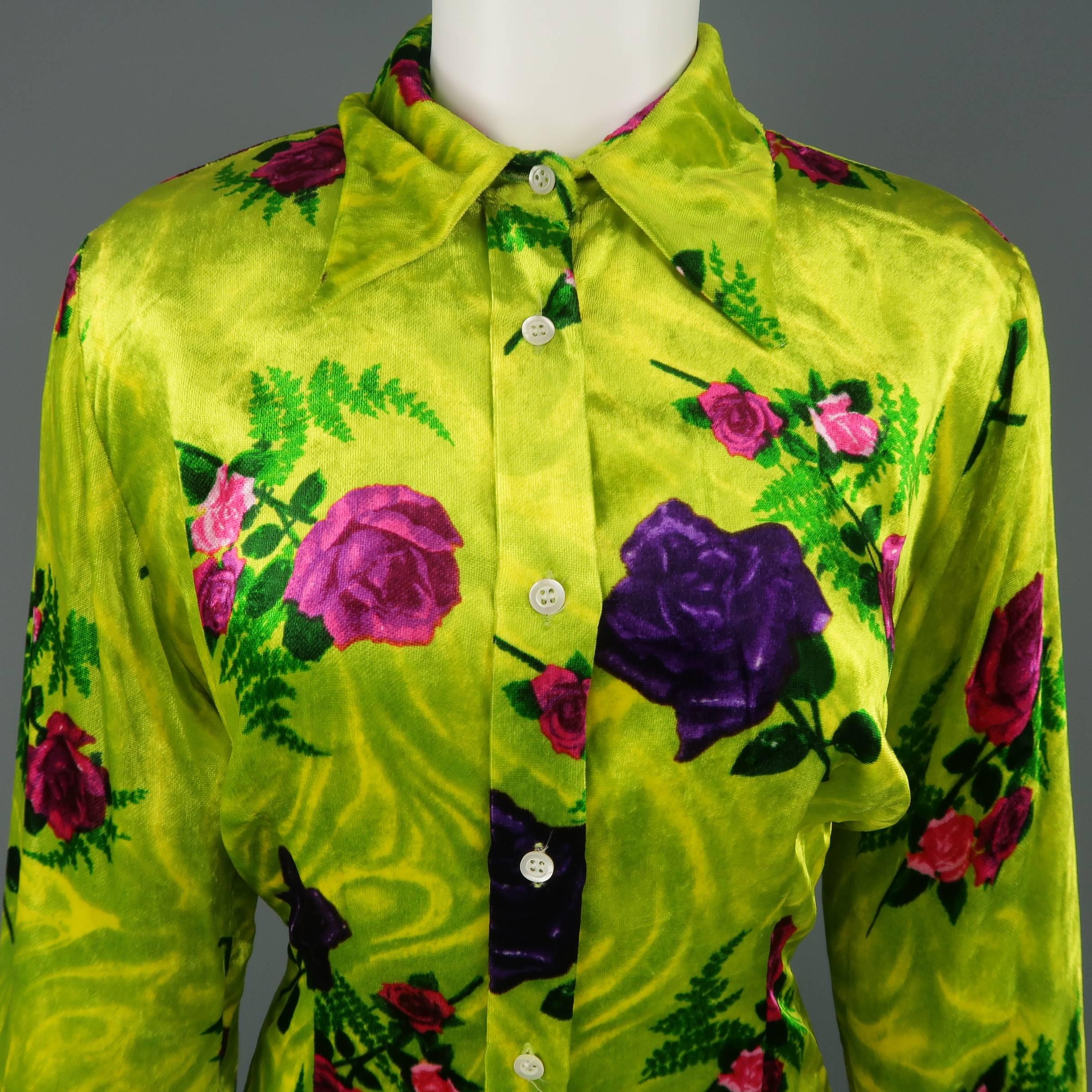 Vintage Dries van Noten blouse comes in bright chartreuse green velvet with hot pink and purple psychedelic rose print throughout, darted waist, and pointed collar. Made in Belgium.
 
Excellent Pre-Owned Condition.
Marked: DE 40
 
Measurements:
