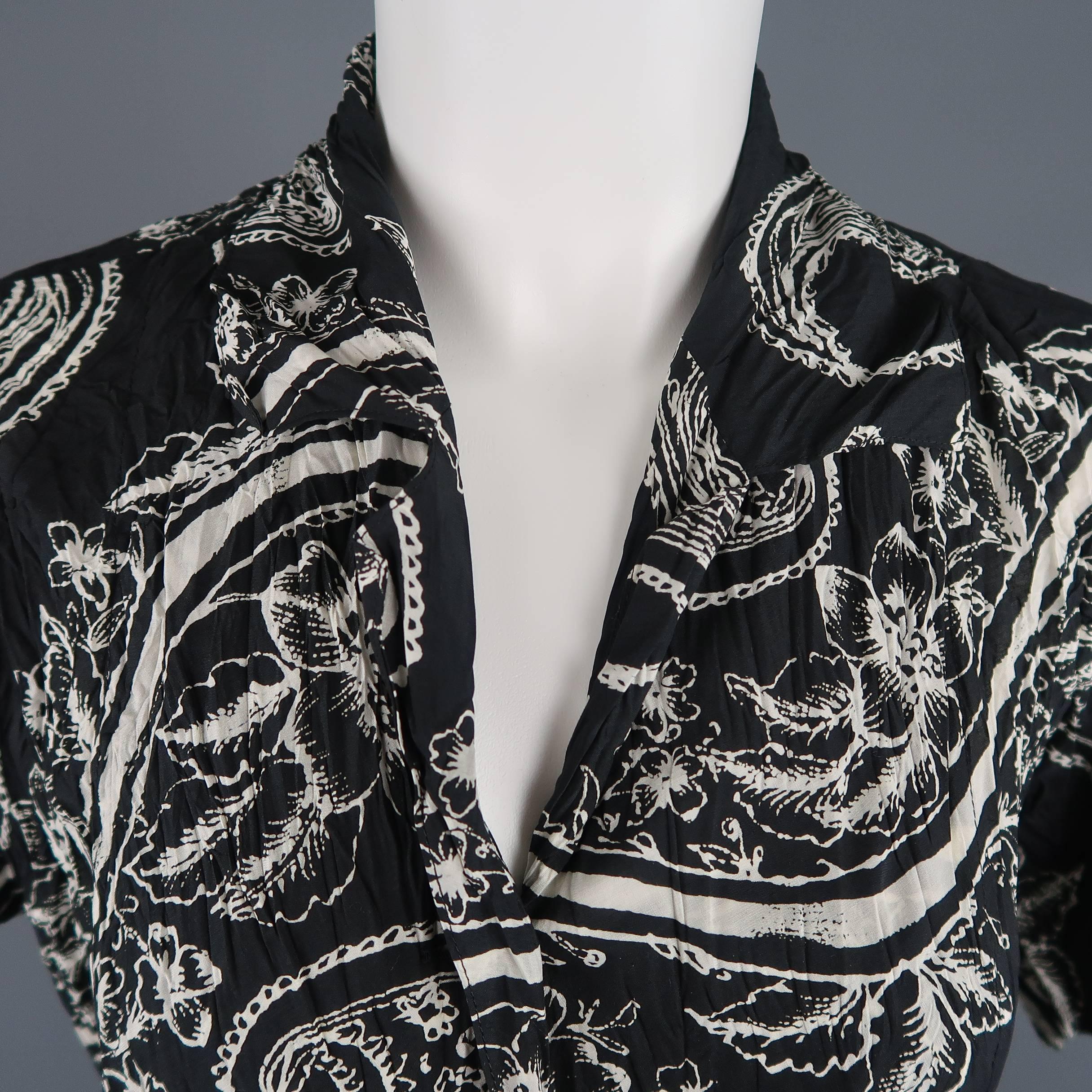 Issey Miyake Black and White Floral Paisley Wrinkle Collared Dress In Excellent Condition In San Francisco, CA