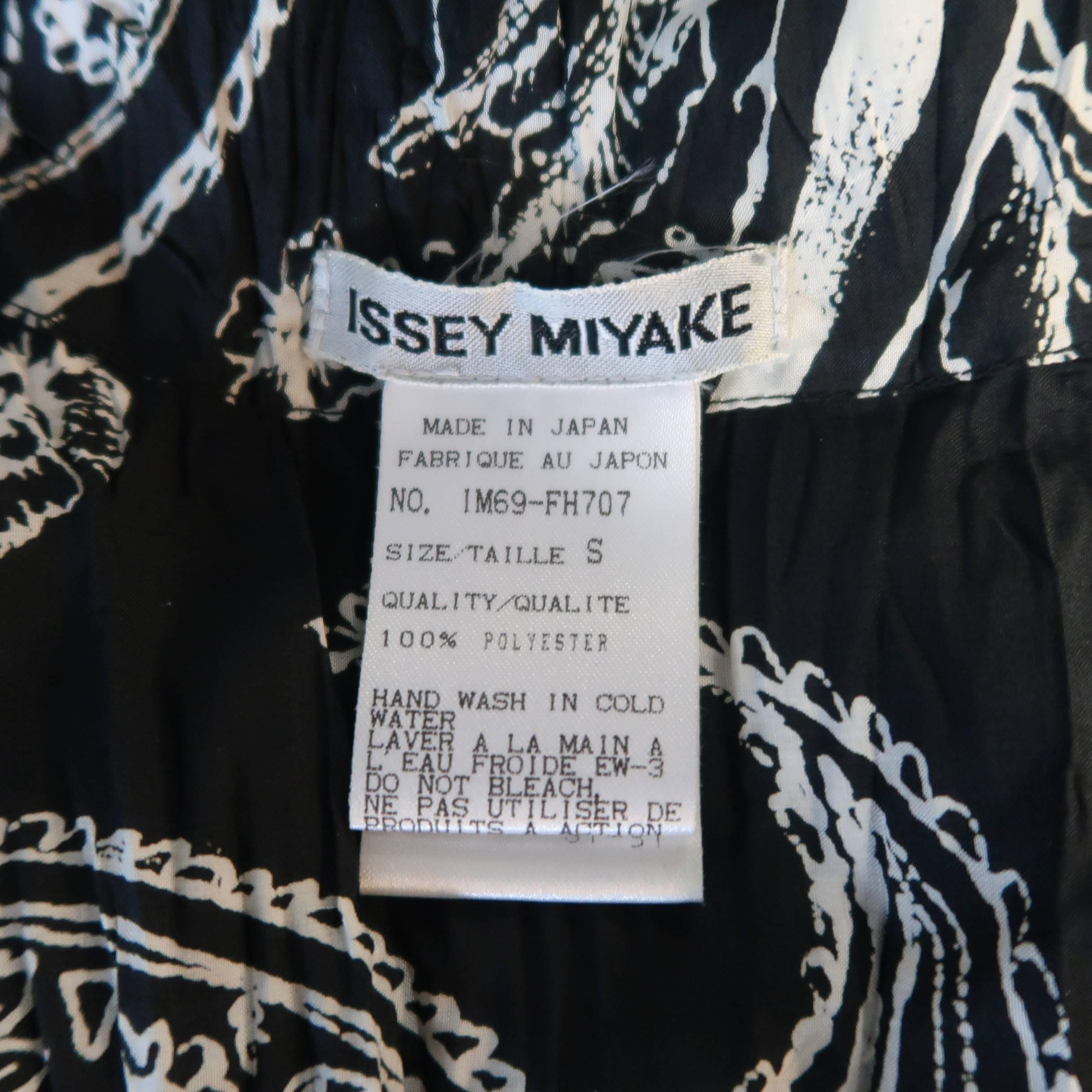Issey Miyake Black and White Floral Paisley Wrinkle Collared Dress 5