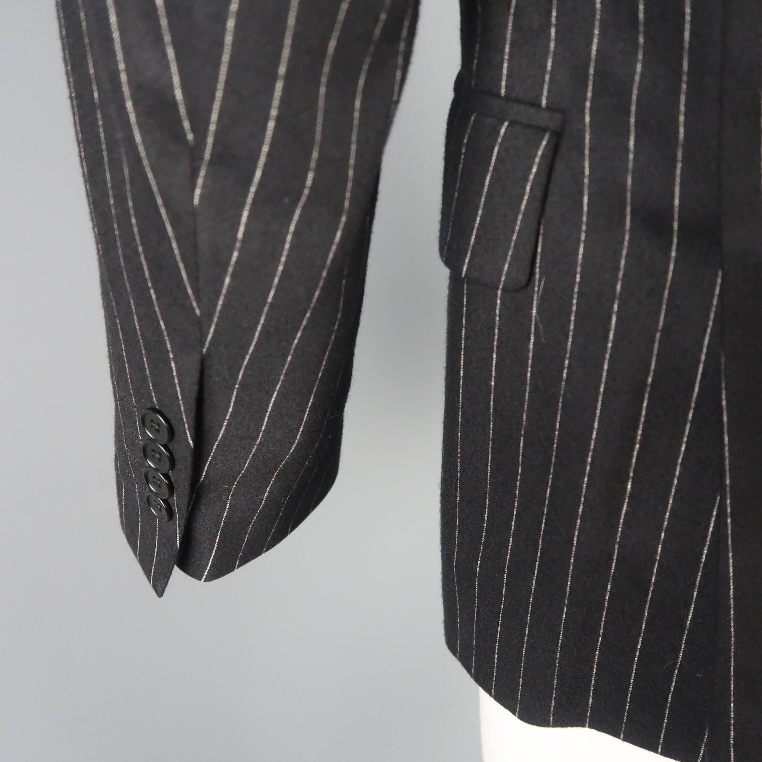 John Varvatos Men's Short Navy Wool / Cashmere Pinstriped Sport Coat In Good Condition In San Francisco, CA