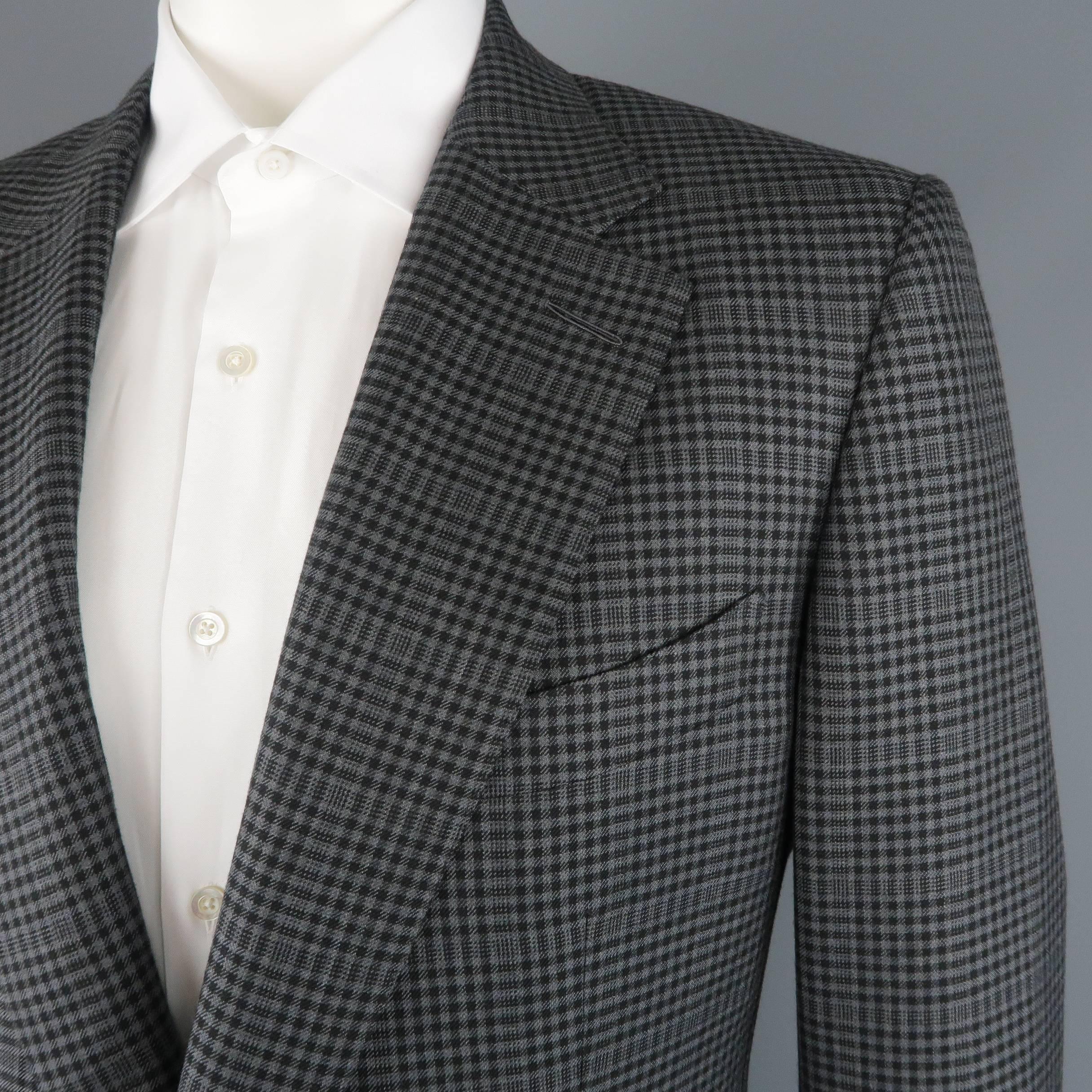 Gray Tom Ford Suit - Two Button, Single Breaded