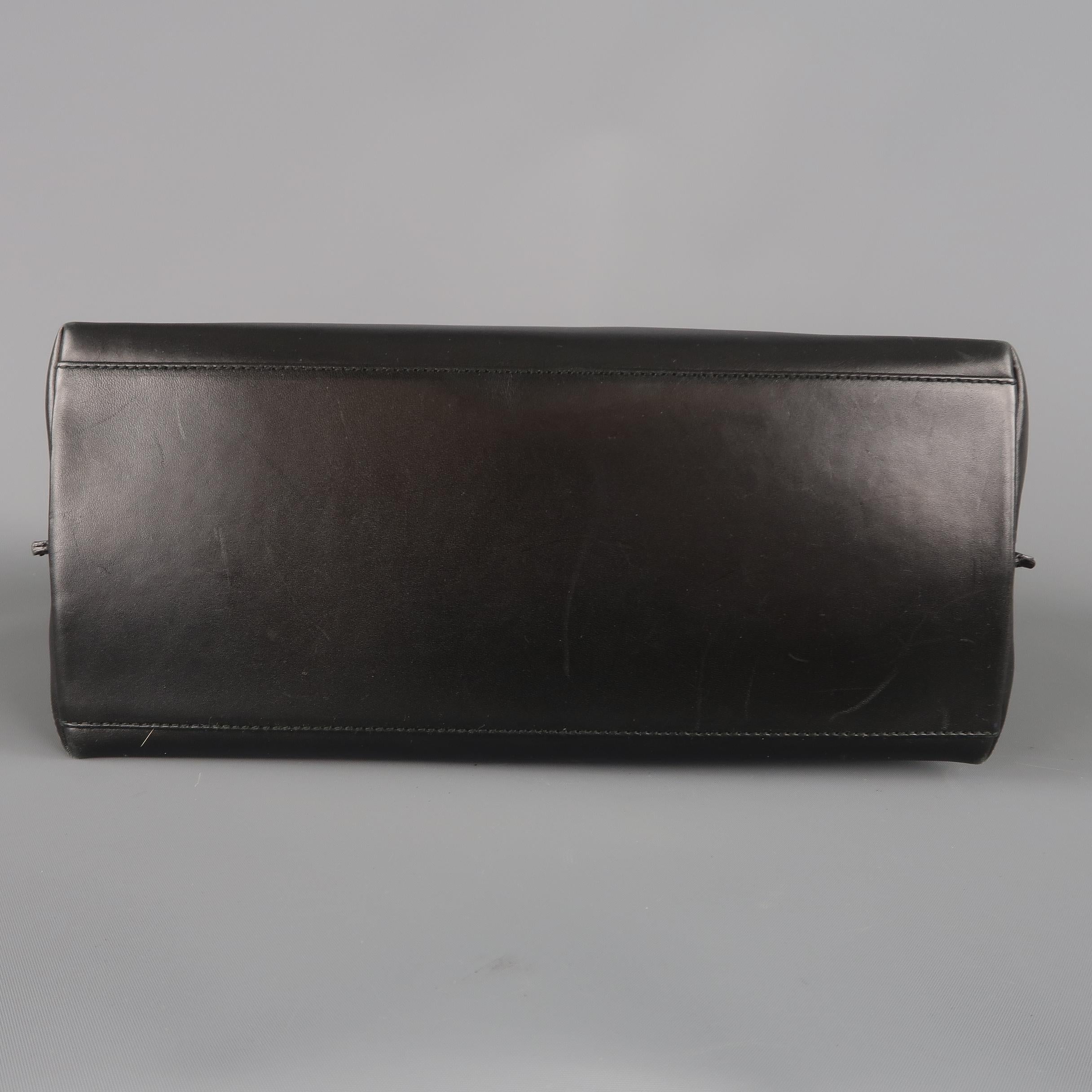 Vintage SALVATORE FERRAGAMO Black LeatherSilver Hardware Shoulder Bag  5