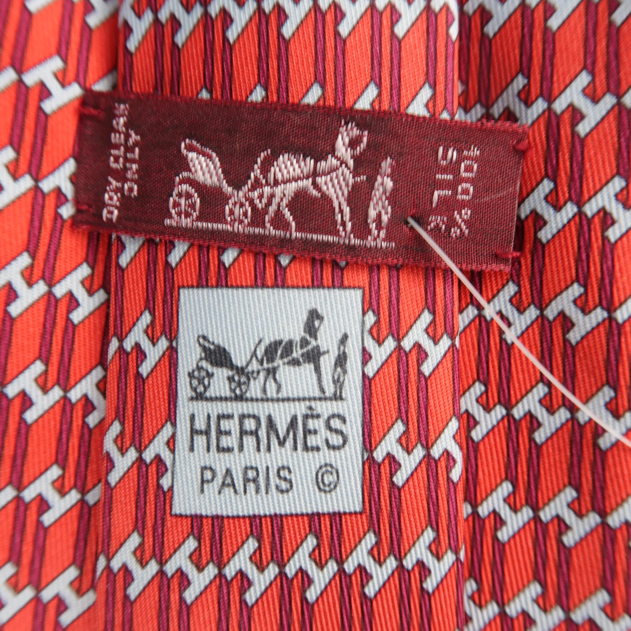 HERMES Tie - Red Striped Silk H Print Neck Tie In Excellent Condition In San Francisco, CA