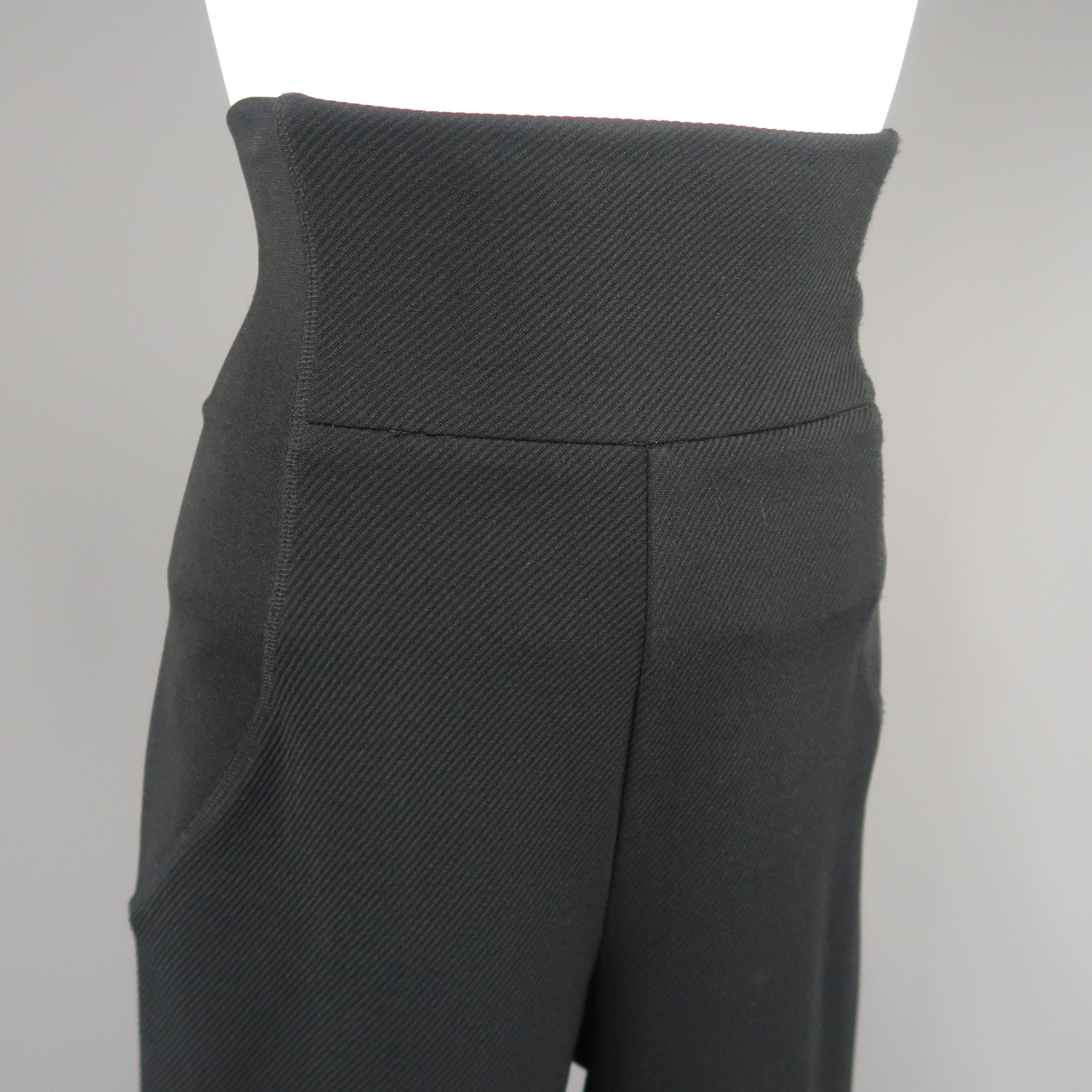 Vintage ISSEY MIYAKE leggings come in a diagonal ribbed stretch nylon with a high rise and side panels. Minor wear on seams. As-is. Made in Japan.
 
Good Pre-Owned Condition.
Marked: XS
 
Measurements:
 
Waist: 26 in.
Rise: 15 in.
Inseam: 28 in.