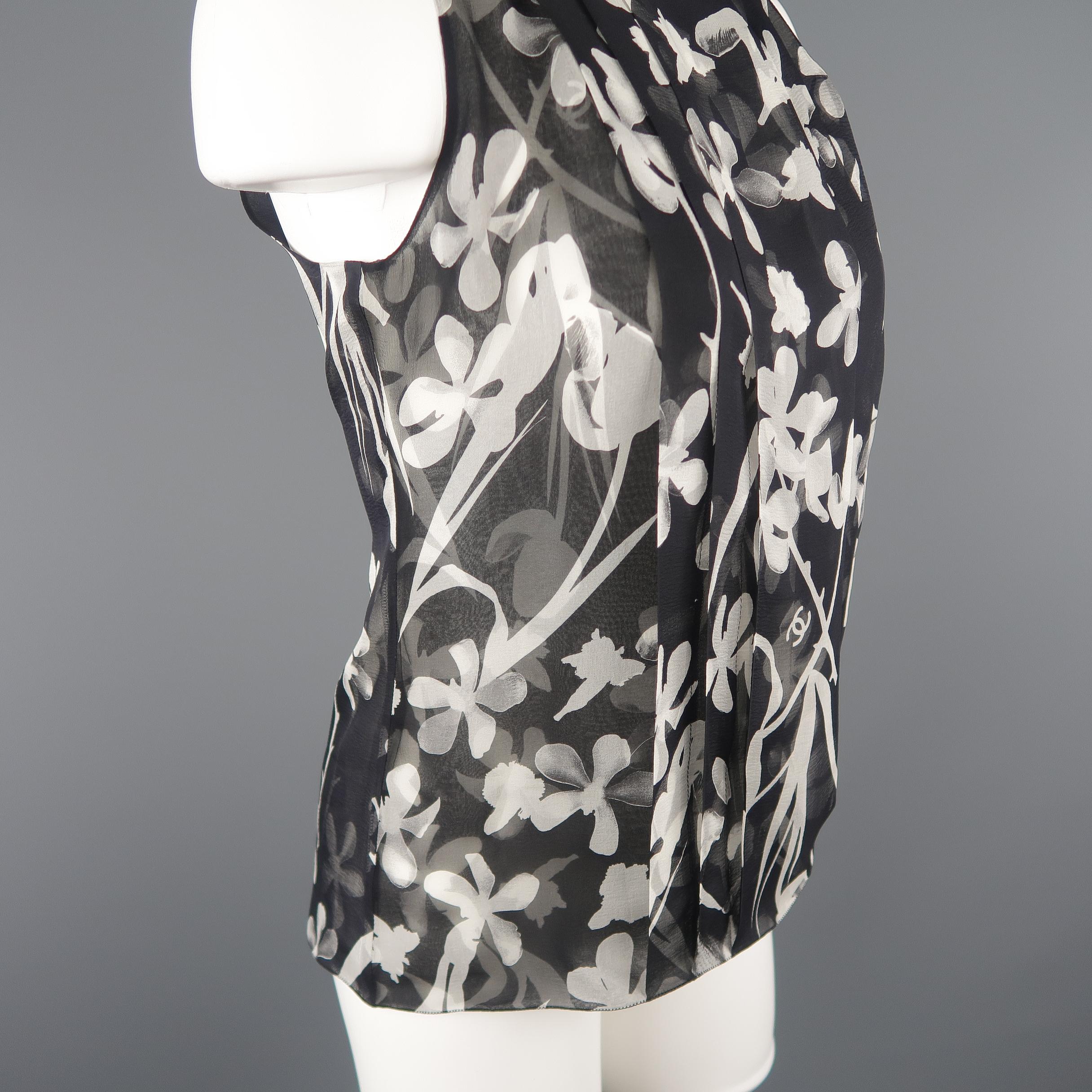 Women's CHANEL Size M Black & White Floral CC Pleated Silk Chiffon Sleeveless Blouse