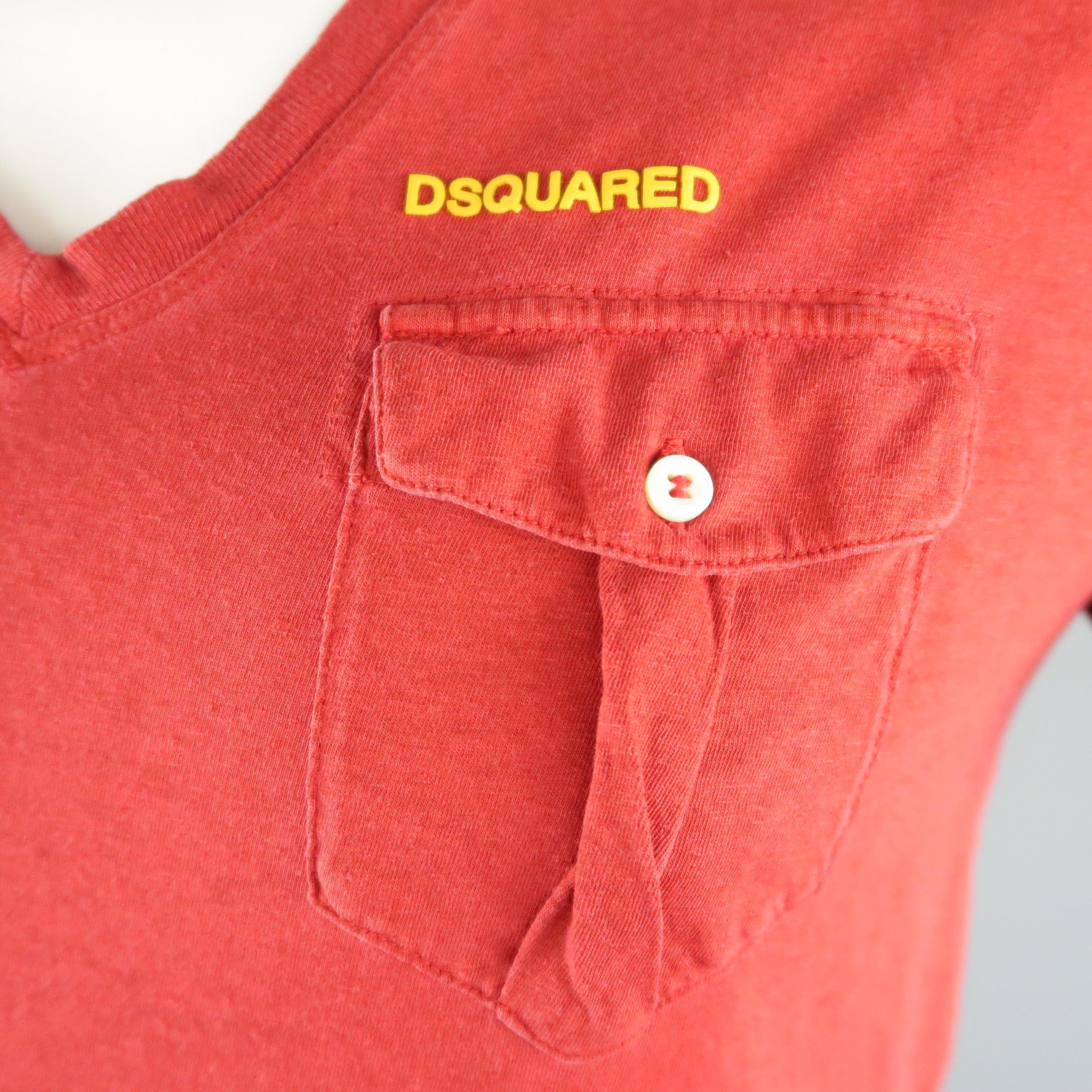 DSQUARED2 Size M Red Solid Cotton / Linen V-neck T-shirt In Excellent Condition In San Francisco, CA