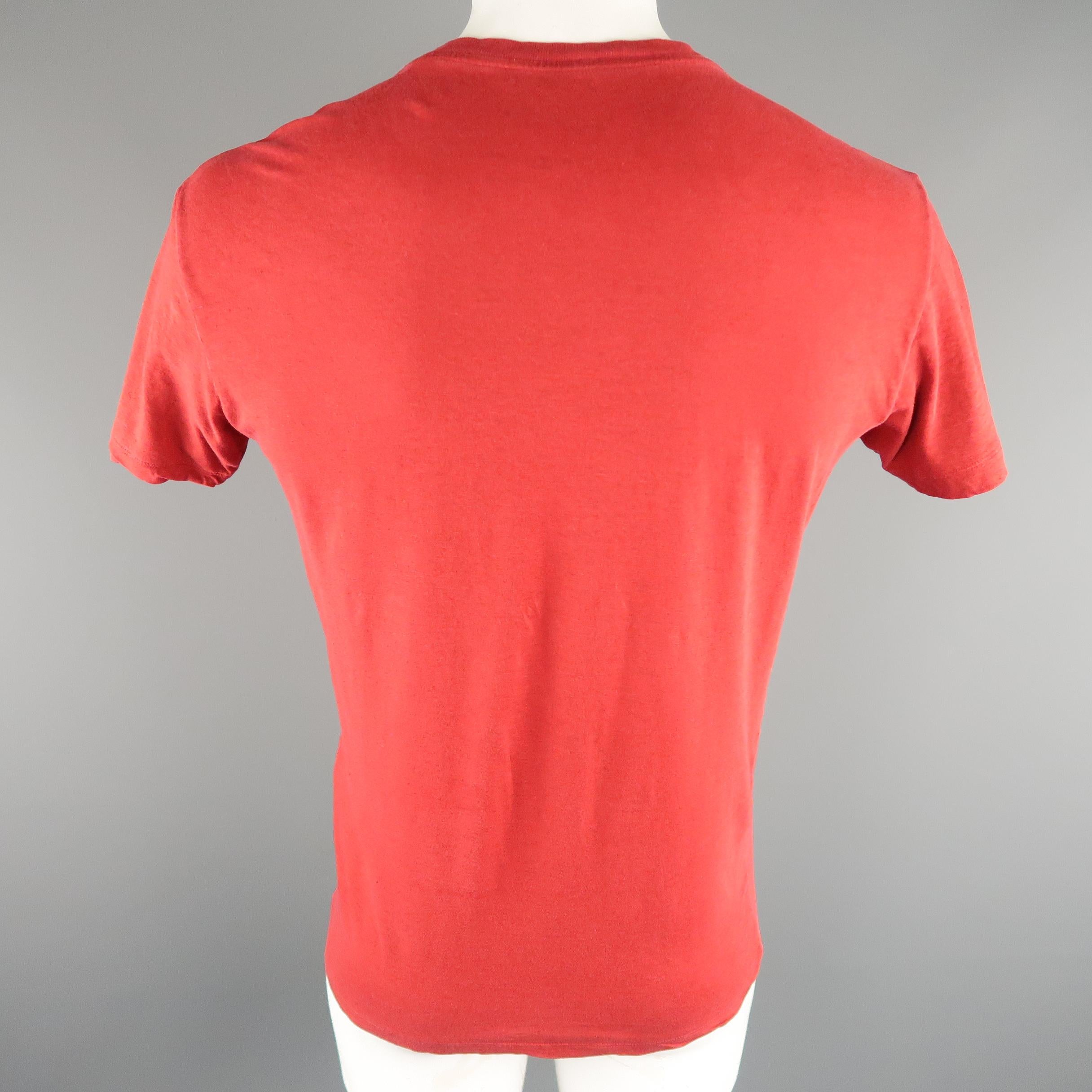 Men's DSQUARED2 Size M Red Solid Cotton / Linen V-neck T-shirt