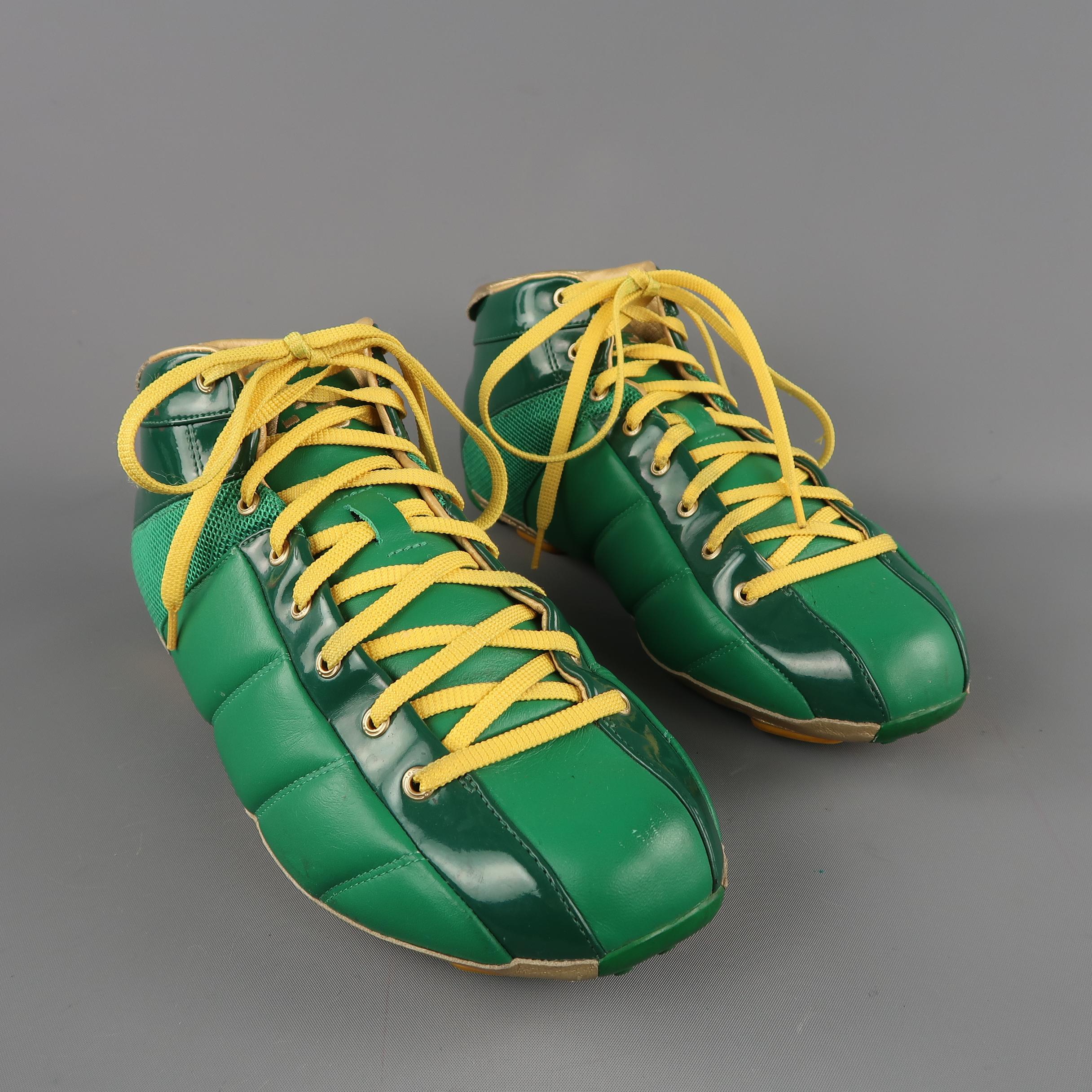 Y-3  sneakers come in green tones, with golden and yellow details and high top.
 
Excellent Pre-Owned Condition.
Marked: 7.5 US
 
Measurements:
Outsole: 11 x 2.5 in.