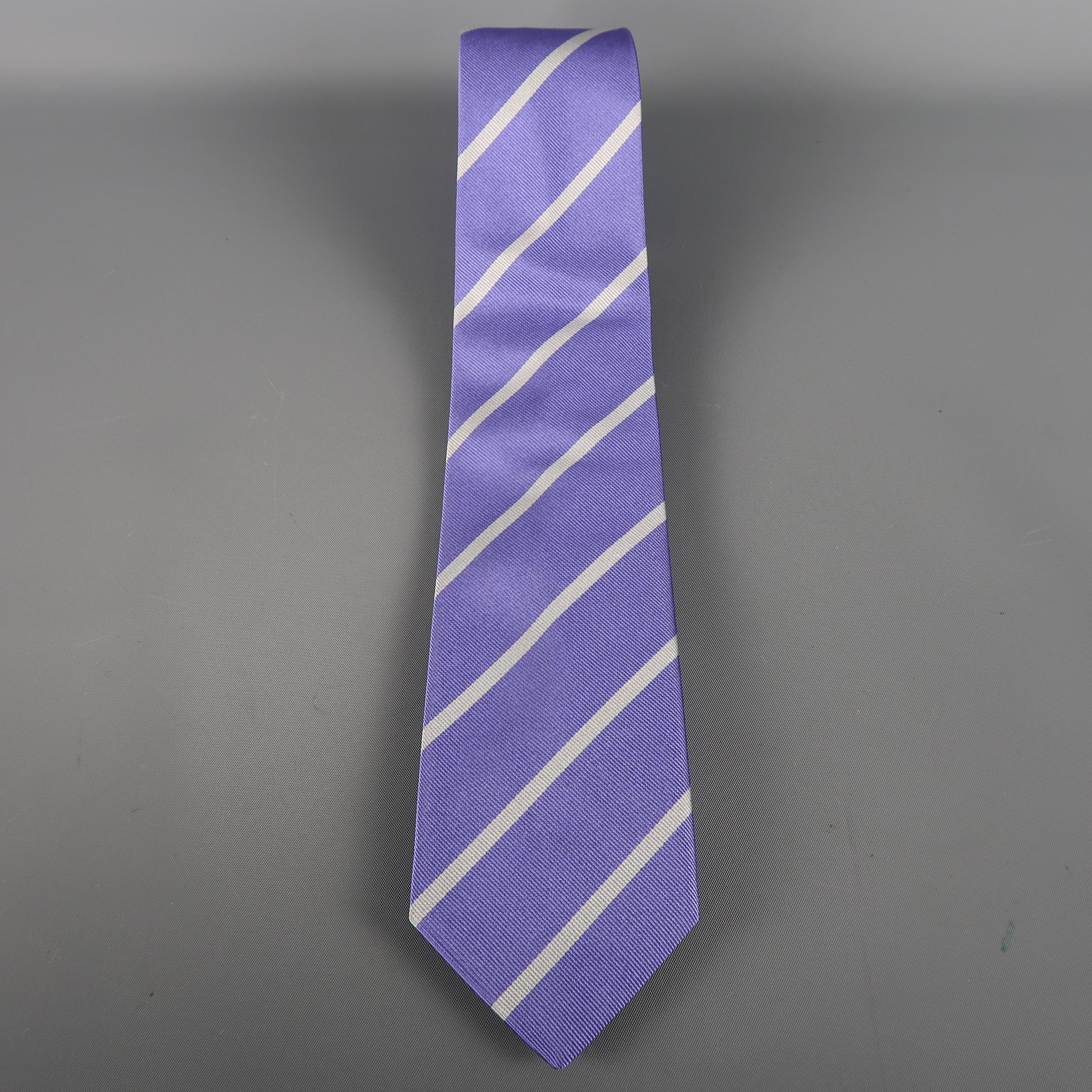 RALPH LAUREN  PURPLE LABEL tie come in purple silk with diagonal silver stripes and a brass ring buckle. Made in Italy.
 
Excellent Pre-Owned Condition.
 
Width: 3 in.
