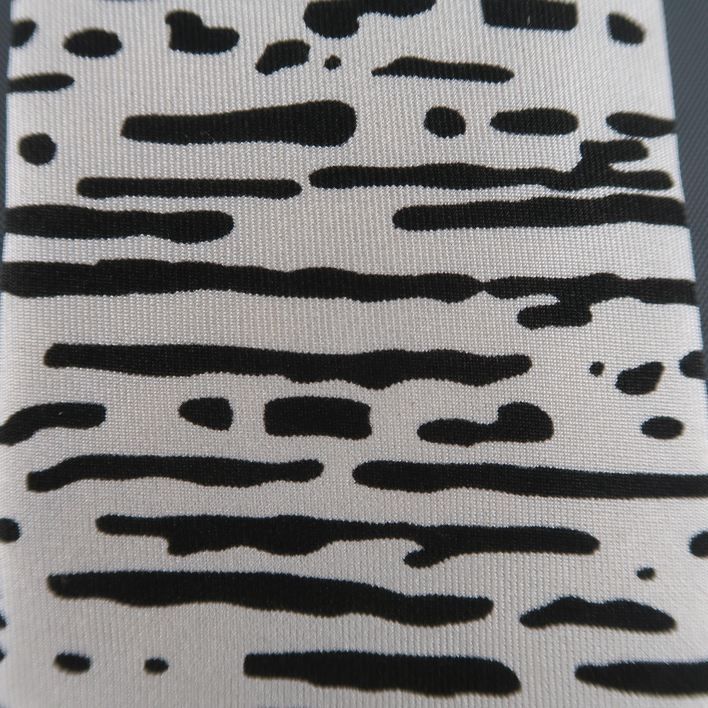VIKTOR & ROLF Black & White Abstract Stripe Silk Tie In New Condition In San Francisco, CA
