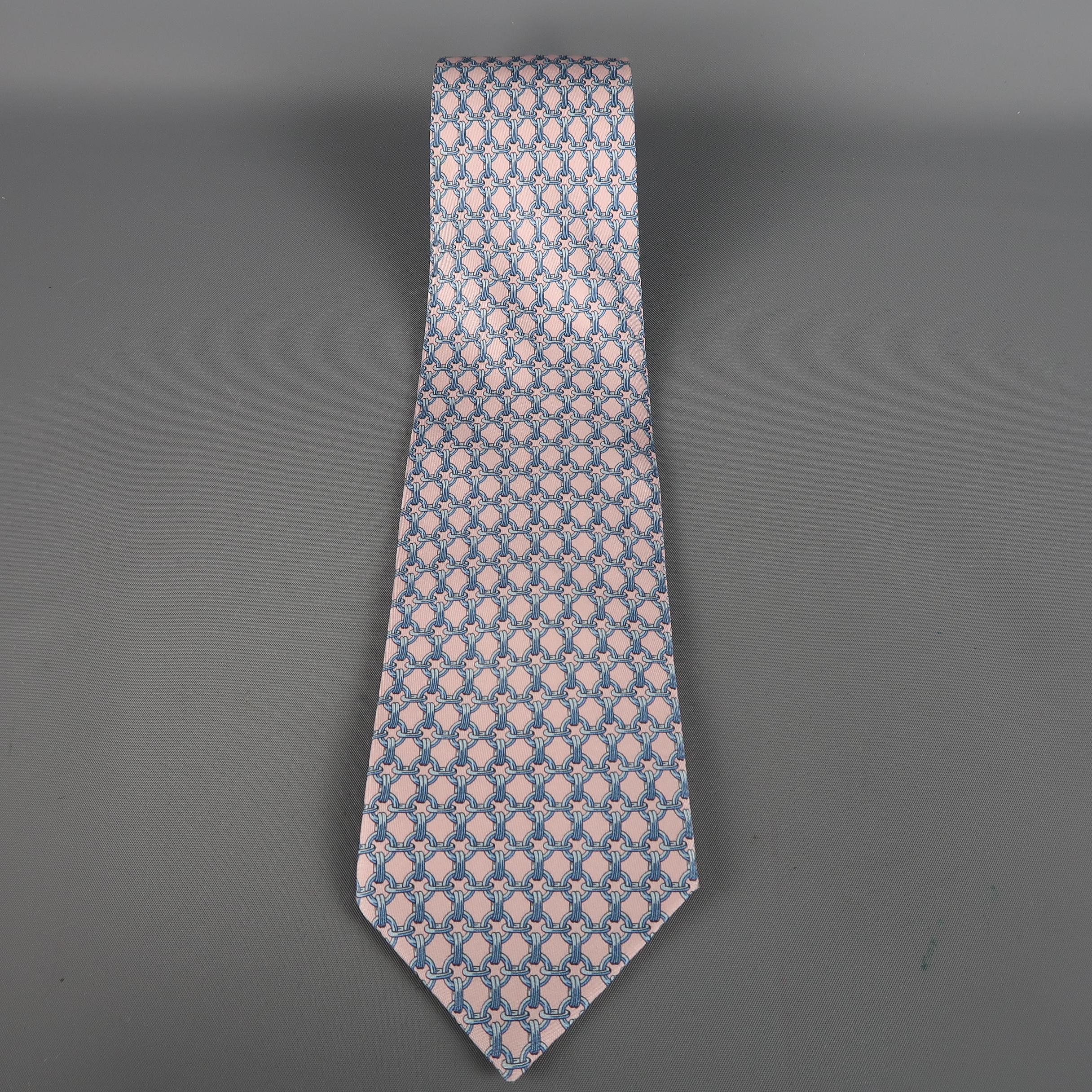 HERMES tie come in pink and blue silk with an all over grey tones chain print. With box.  Made in France.
 
Excellent Pre-Owned Condition.
 
Width: 3.5 in.