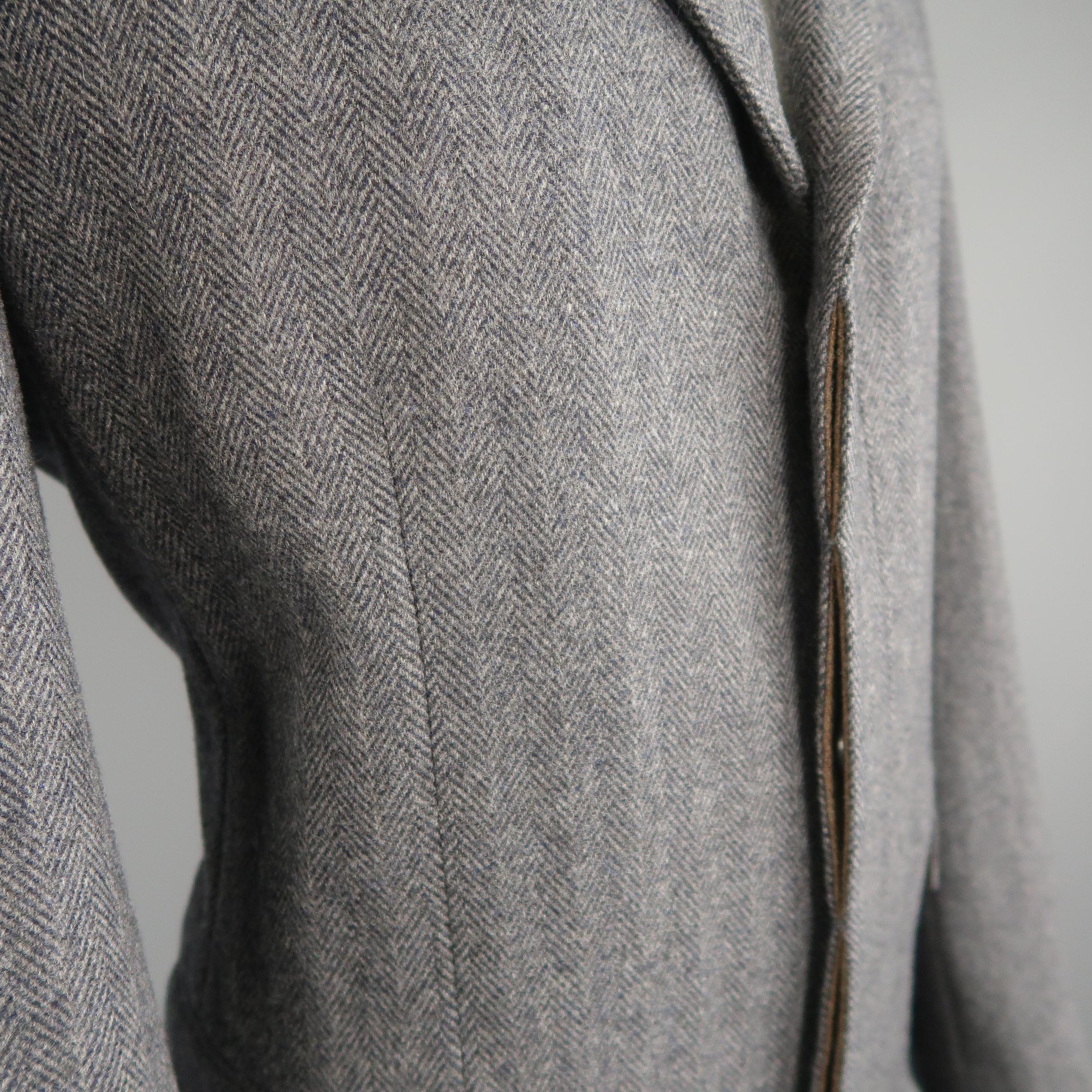 Men's ELIE TAHARI L Grey Herringbone Wool / Cashmere Notch Lapel Over Coat In Excellent Condition In San Francisco, CA