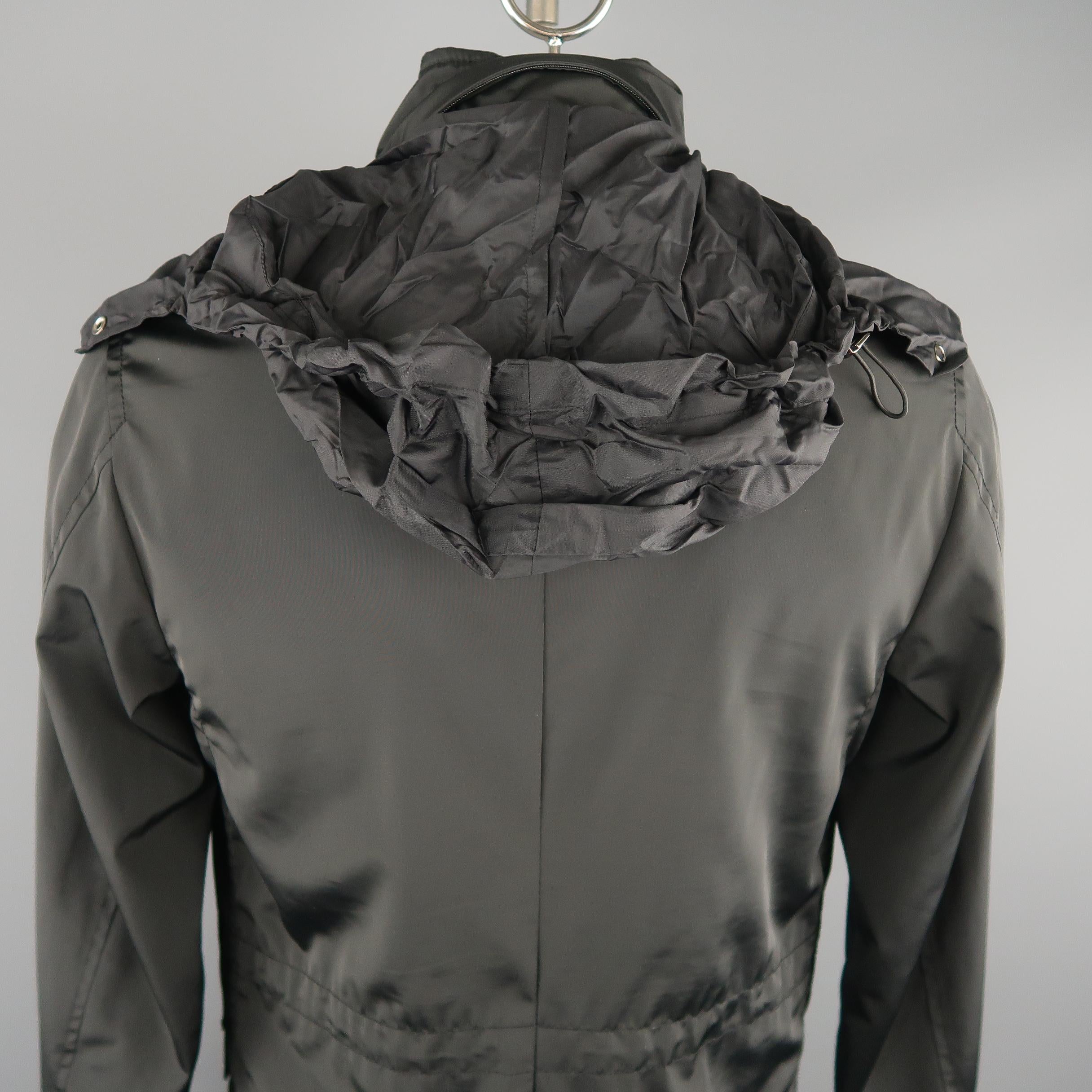 ARMANI COLLEZIONI 40 Black Solid Polyester Hooded Jacket In Excellent Condition In San Francisco, CA