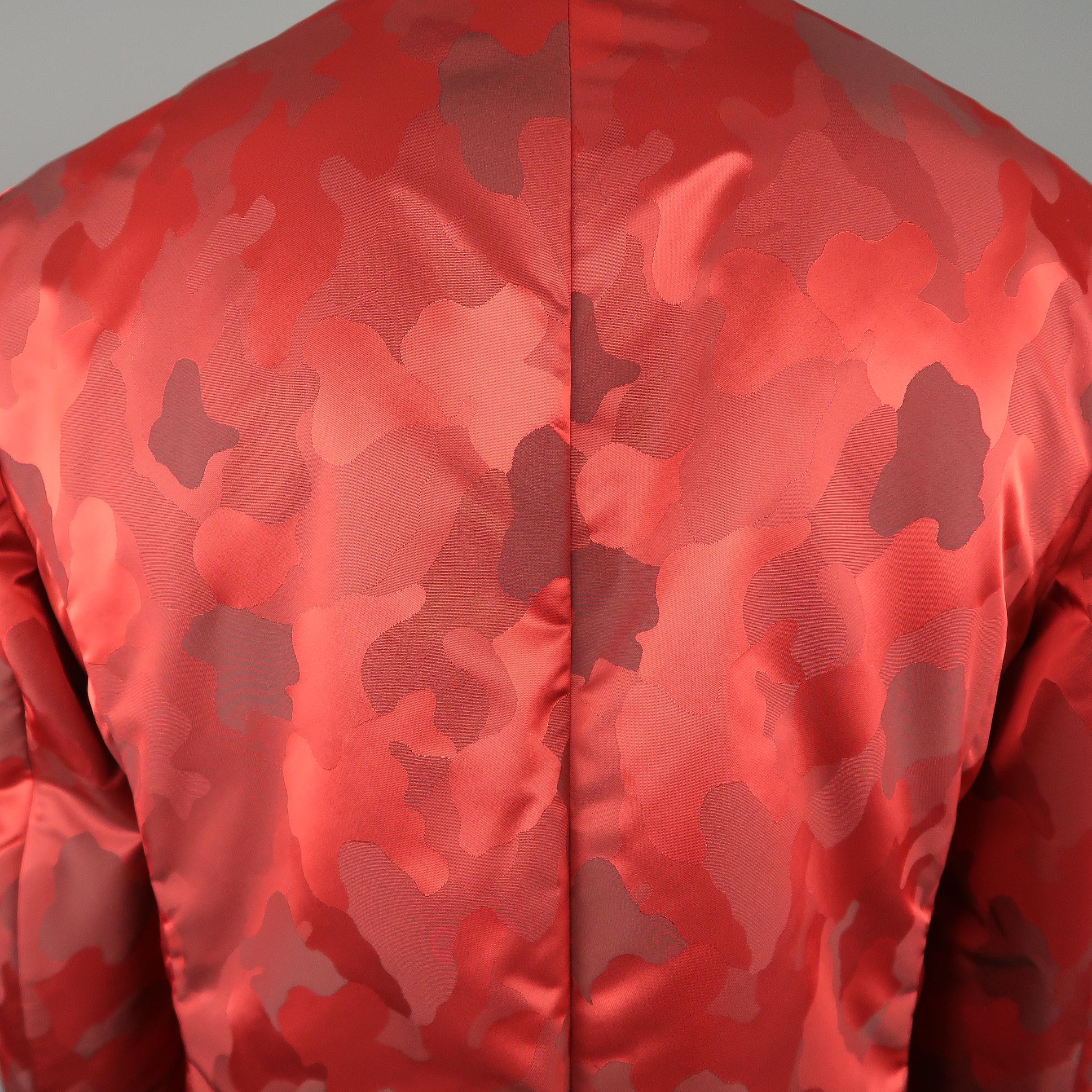 JOHN VARVATOS 44 Red Camouflage Jacquard Zip Hood Collar Jacket 1