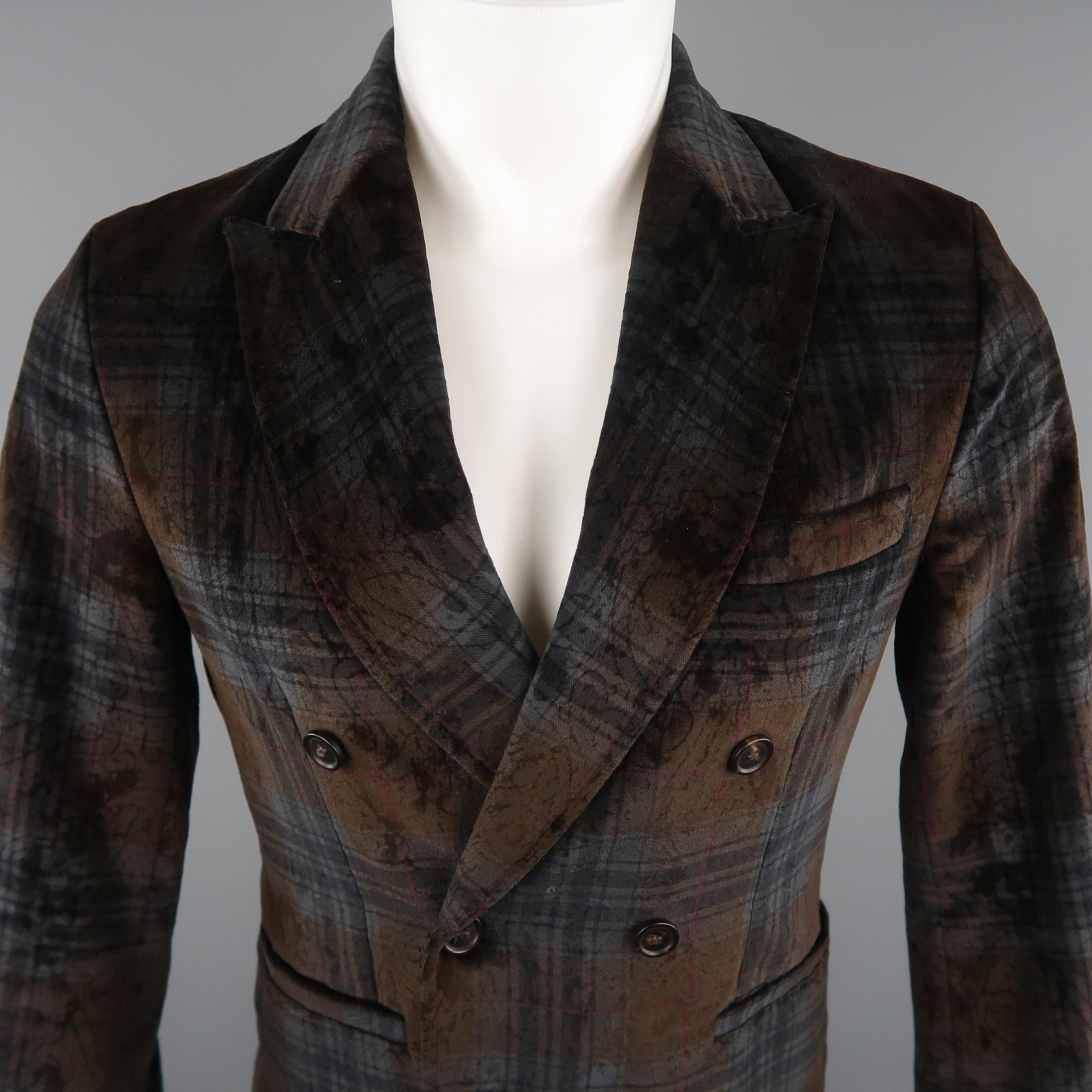 ANTONIO MARRAS  short blazer comes in black and brown tones in a plaid velvet material, featuring a peak lapel, slit pockets, double breasted and a slim fit. Made in Italy.
 
Excellent Pre-Owned Condition.
Marked: 44 IT
 
Measurements:
 
Shoulder: