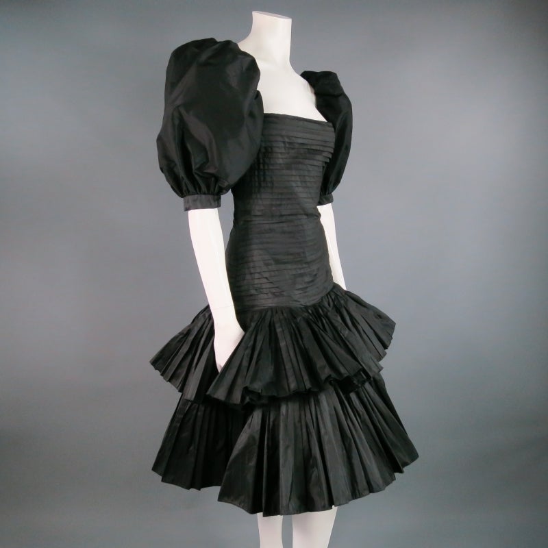 Women's 1980's OSCAR DE LA RENTA Size 8 Black Silk Pleated Ruffled Cocktail Dress